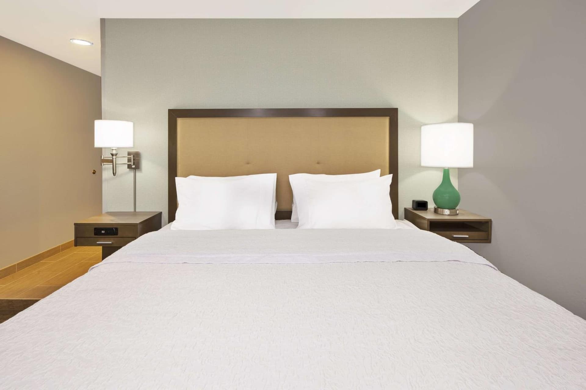 Hampton Inn by Hilton Detroit Dearborn gallery photo in Dearborn, MI — image 11