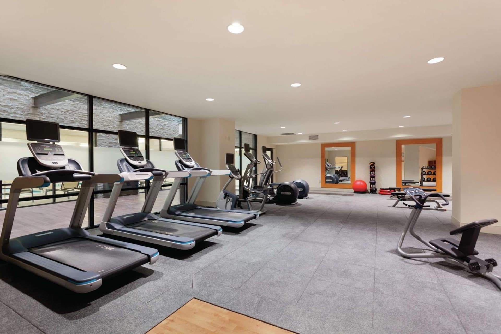 Hilton Garden Inn Rochester Downtown, NY gallery photo in Rochester, NY — image 39