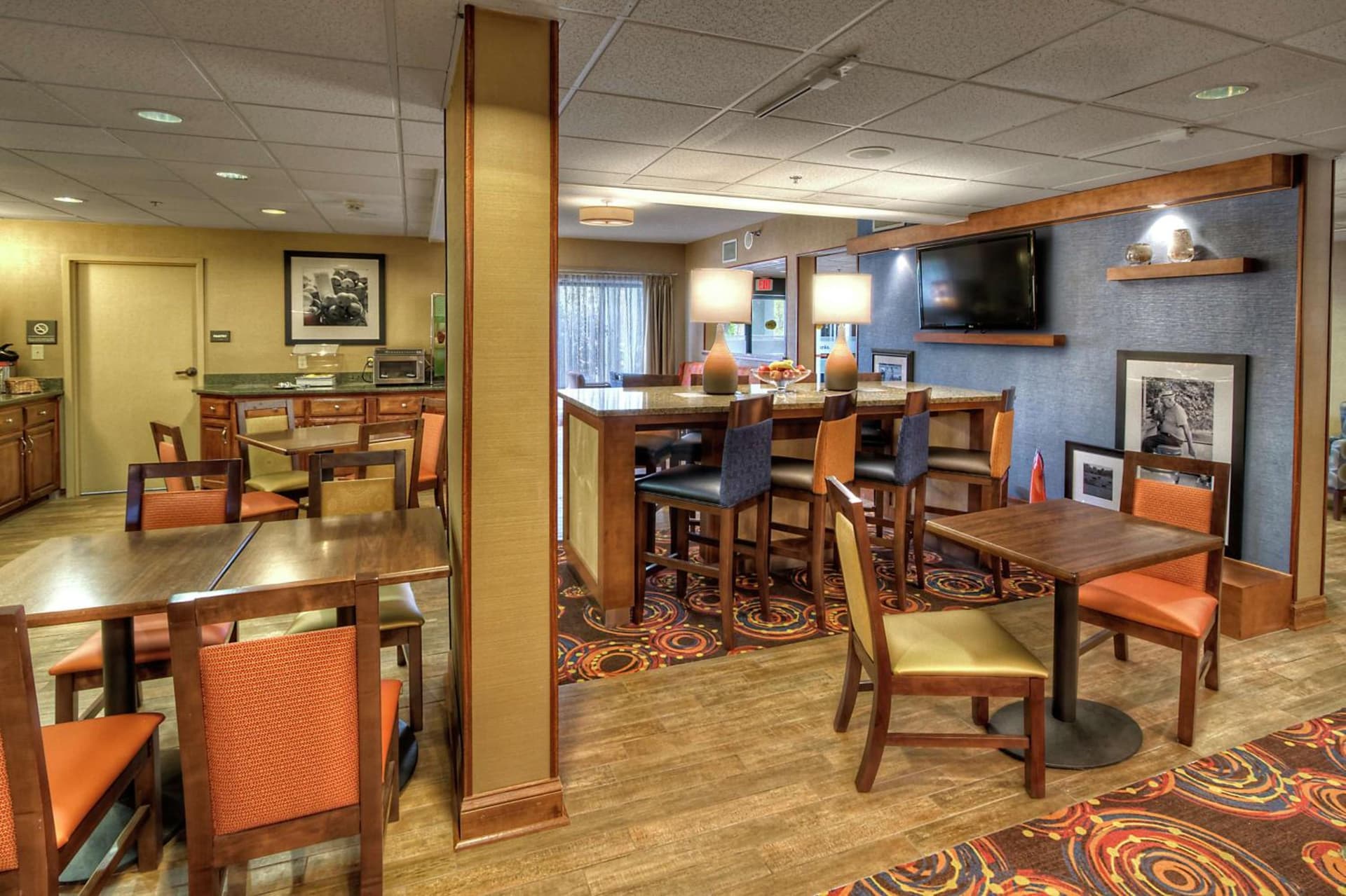Hampton Inn Jonesville/Elkin interior in Arlington, NC — gallery photo 2