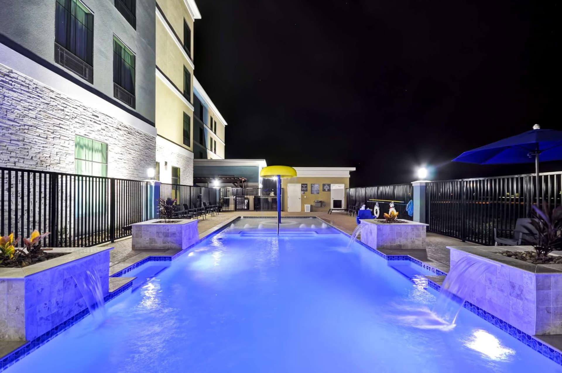Homewood Suites by Hilton New Braunfels interior in New Braunfels, TX — gallery photo 2