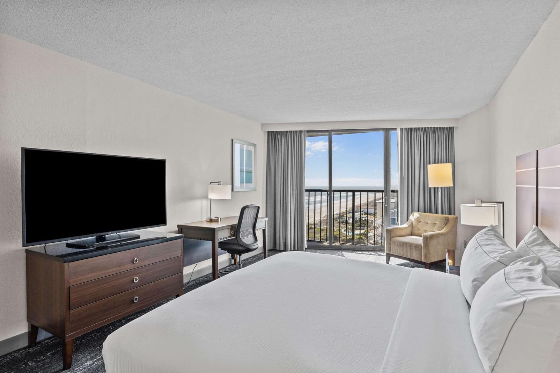 DoubleTree by Hilton Atlantic Beach Oceanfront gallery photo in Atlantic Beach, NC — image 21