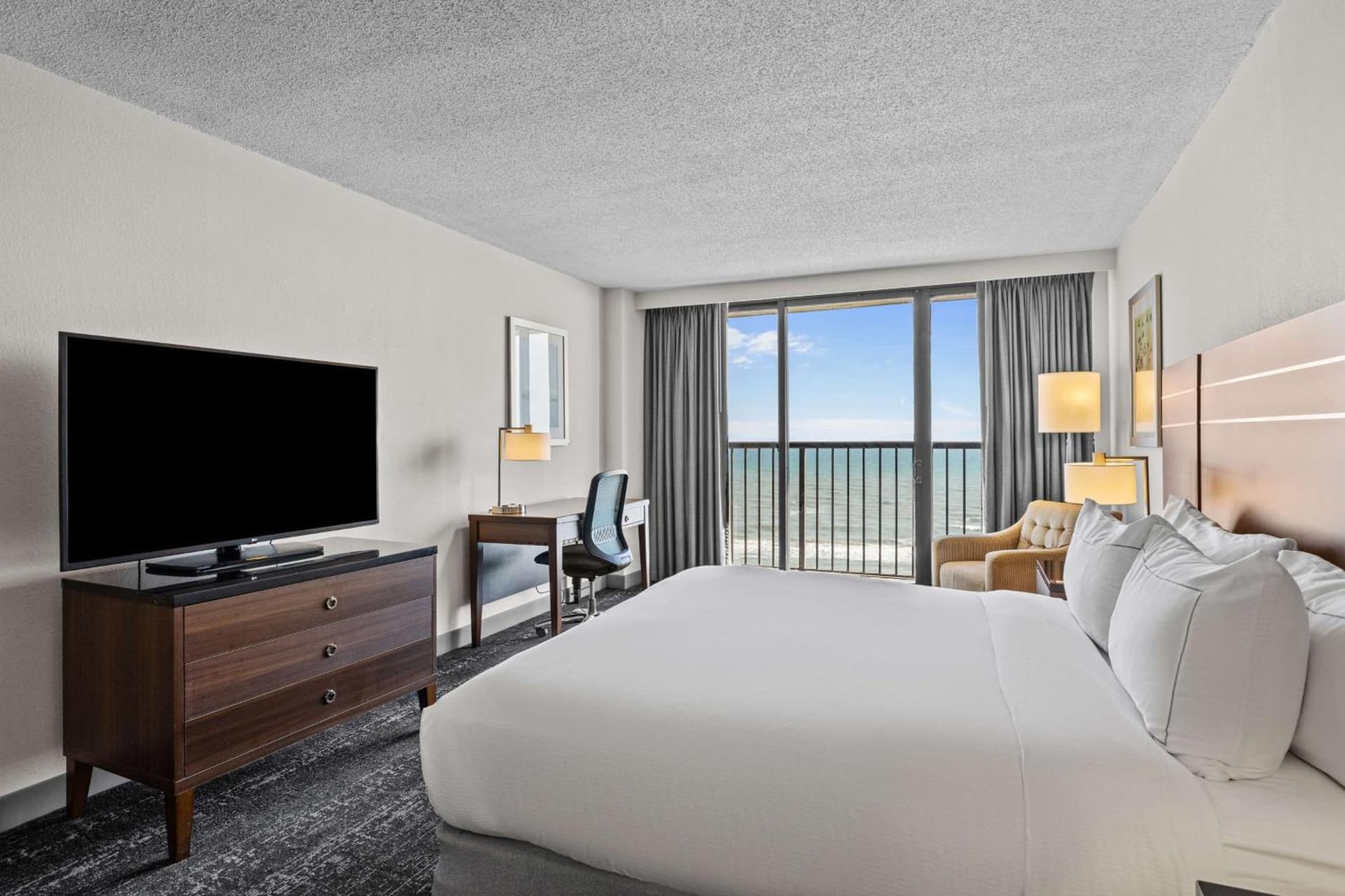 DoubleTree by Hilton Atlantic Beach Oceanfront gallery photo in Atlantic Beach, NC — image 18