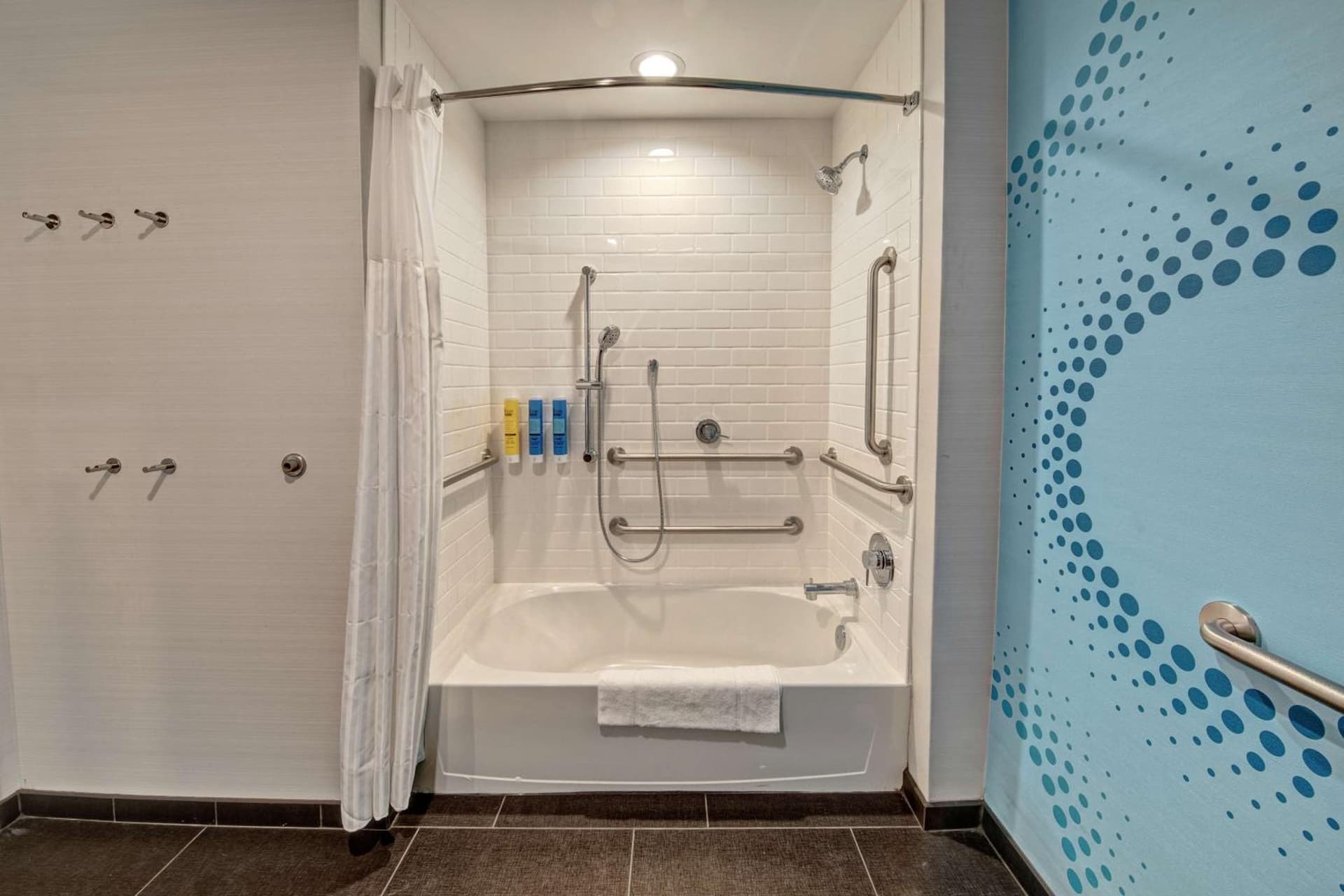 Tru By Hilton Roanoke Hollins gallery photo in Roanoke, VA — image 19