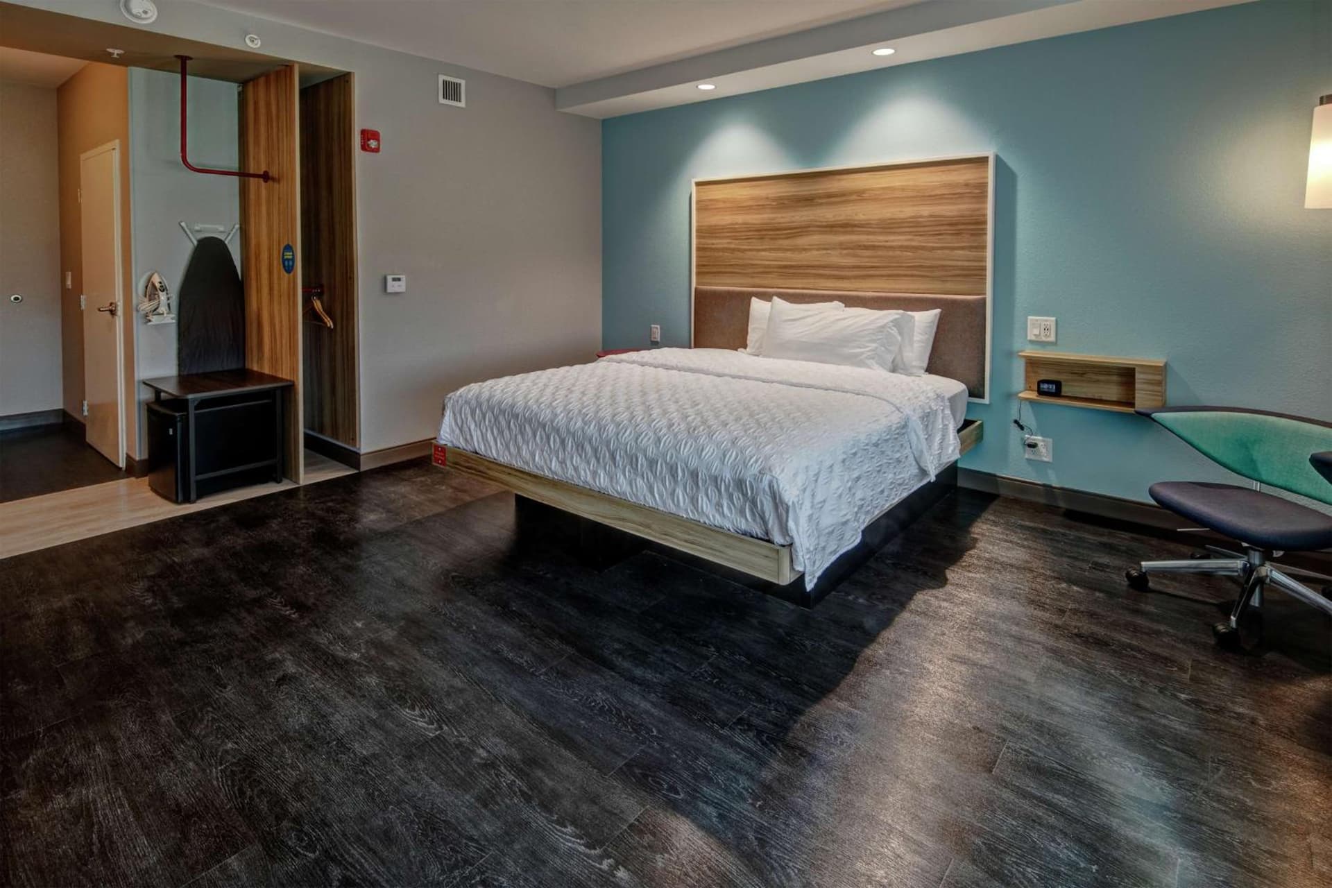 Tru By Hilton Roanoke Hollins gallery photo in Roanoke, VA — image 9