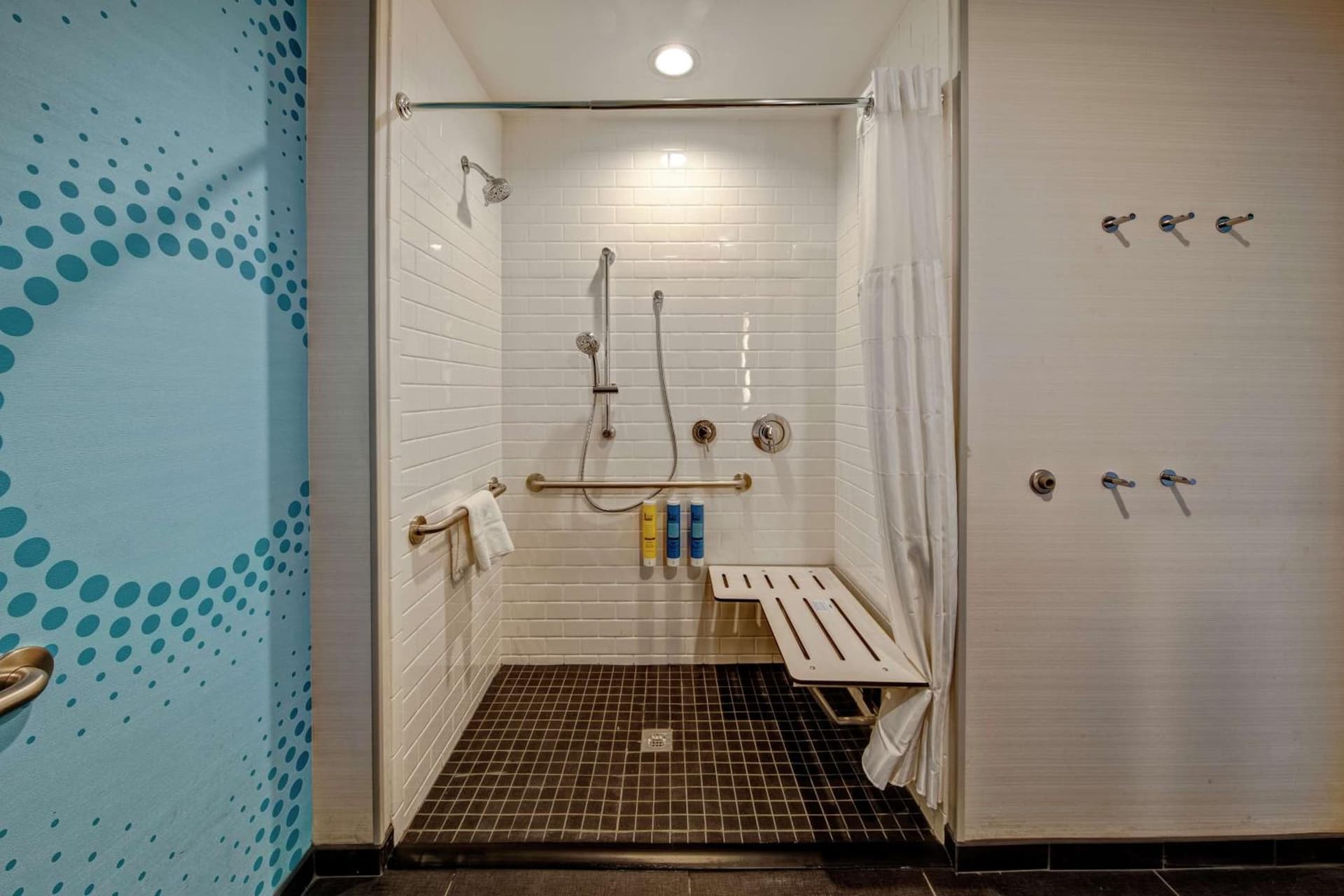 Tru By Hilton Roanoke Hollins gallery photo in Roanoke, VA — image 16