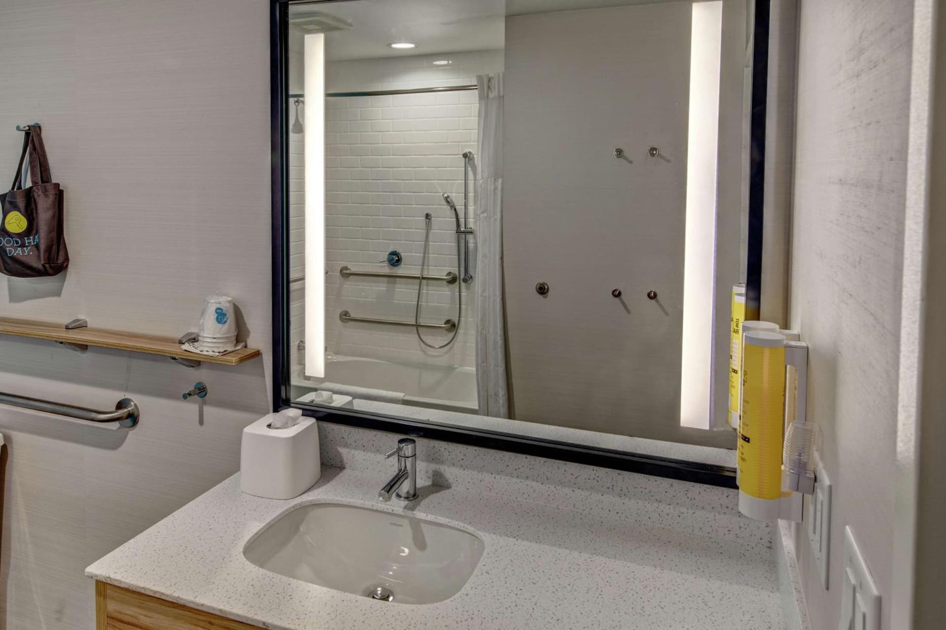 Tru By Hilton Roanoke Hollins gallery photo in Roanoke, VA — image 10
