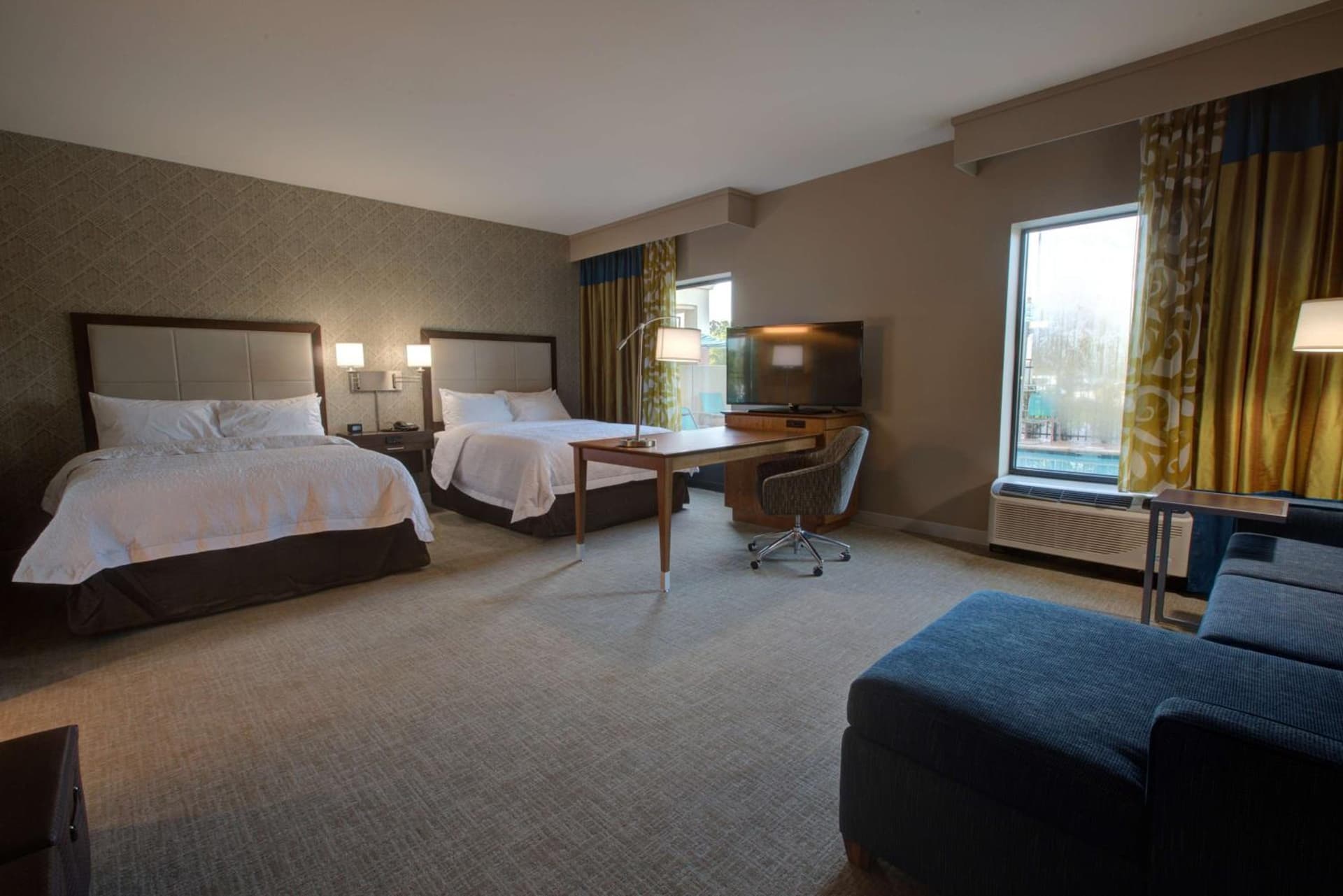 Hampton Inn & Suites by Hilton Tampa Busch Gardens Area property views in Tampa, FL — gallery photo 3