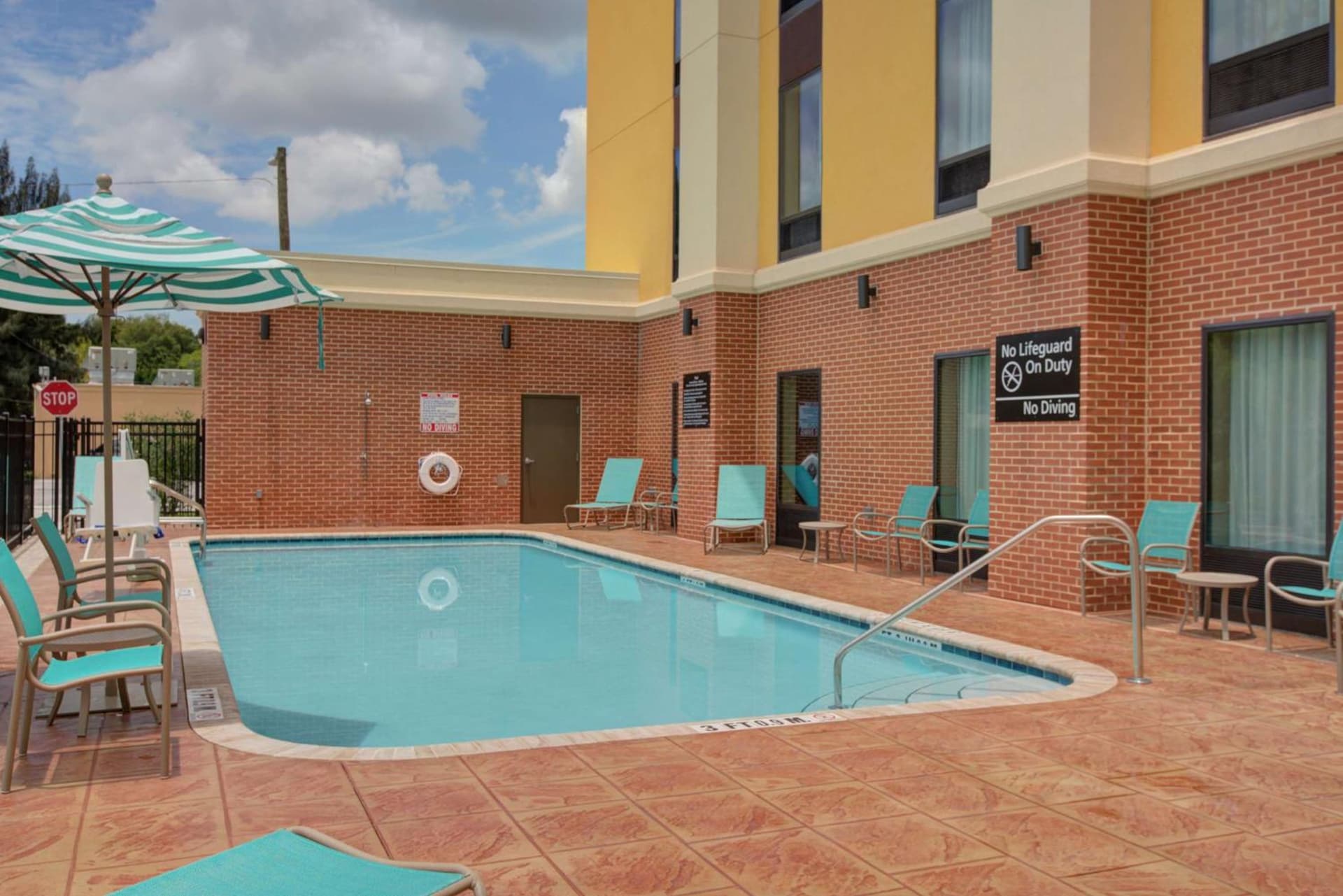 Hampton Inn & Suites by Hilton Tampa Busch Gardens Area gallery photo in Tampa, FL — image 12