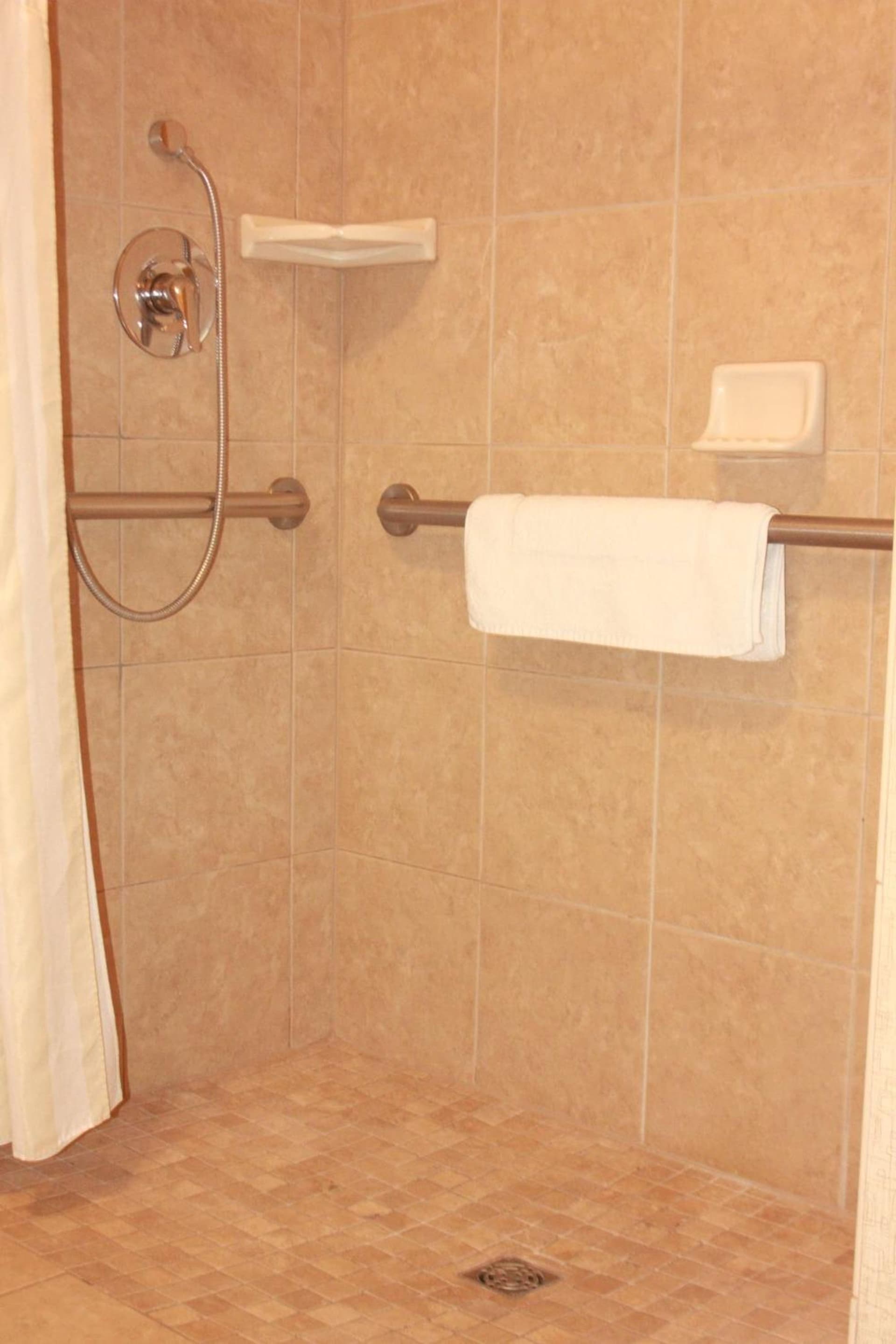 Hilton Garden Inn Clovis gallery photo in Clovis, CA — image 5