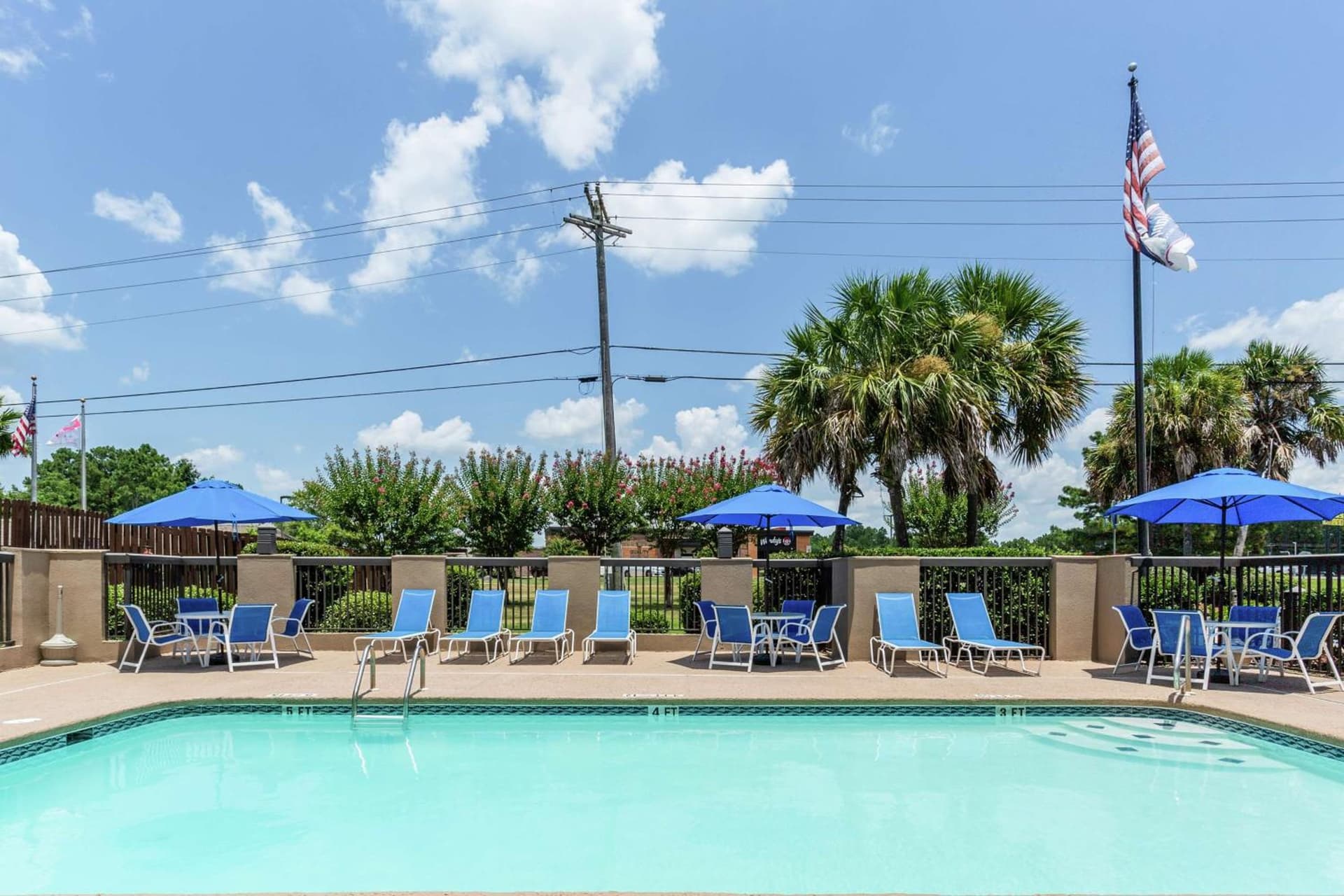 Hampton Inn Biloxi-Ocean Springs property views in Biloxi, MS — gallery photo 3