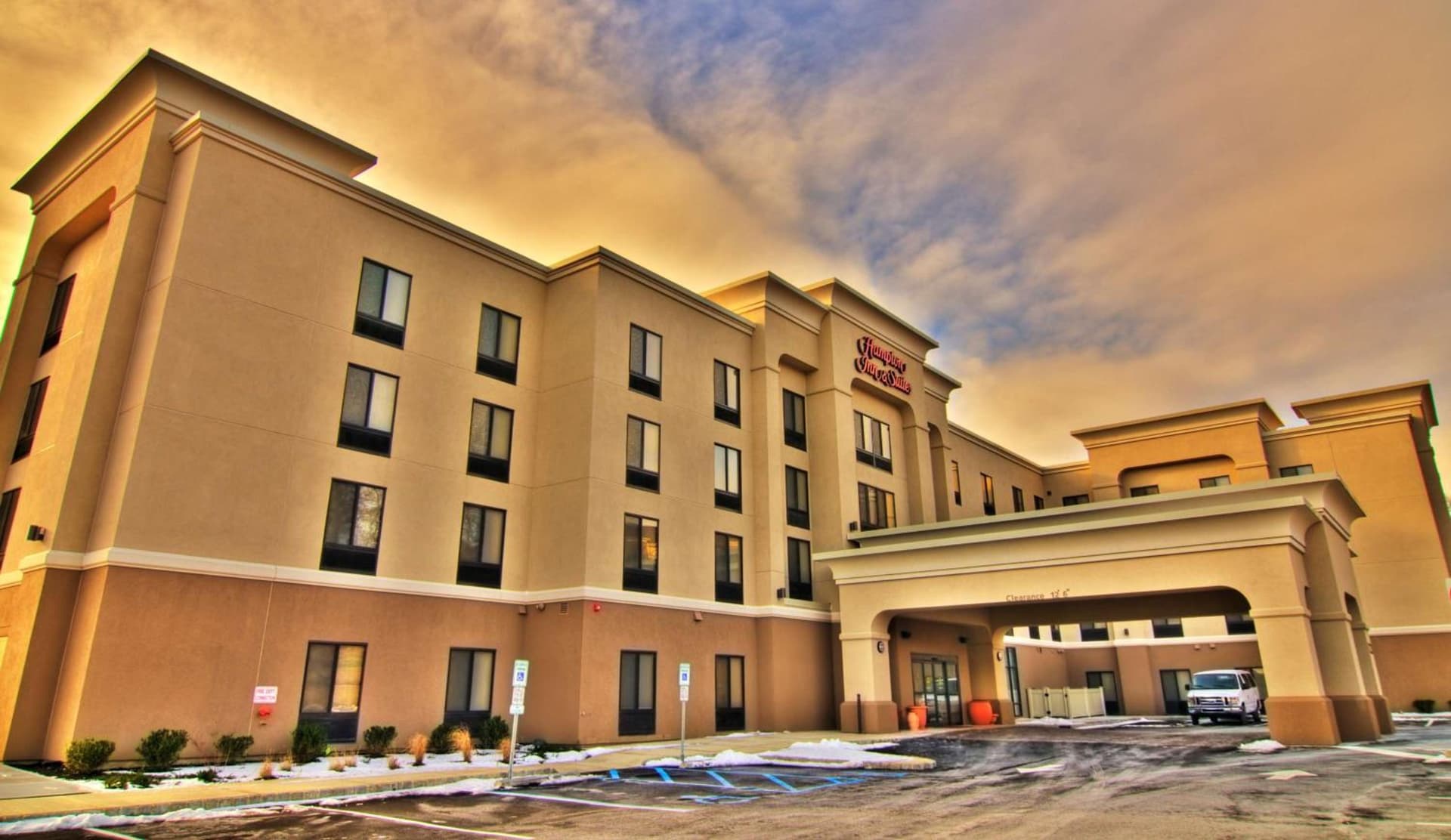 Hampton Inn and Suites Parsippany/North interior in Parsippany, NJ — gallery photo 2