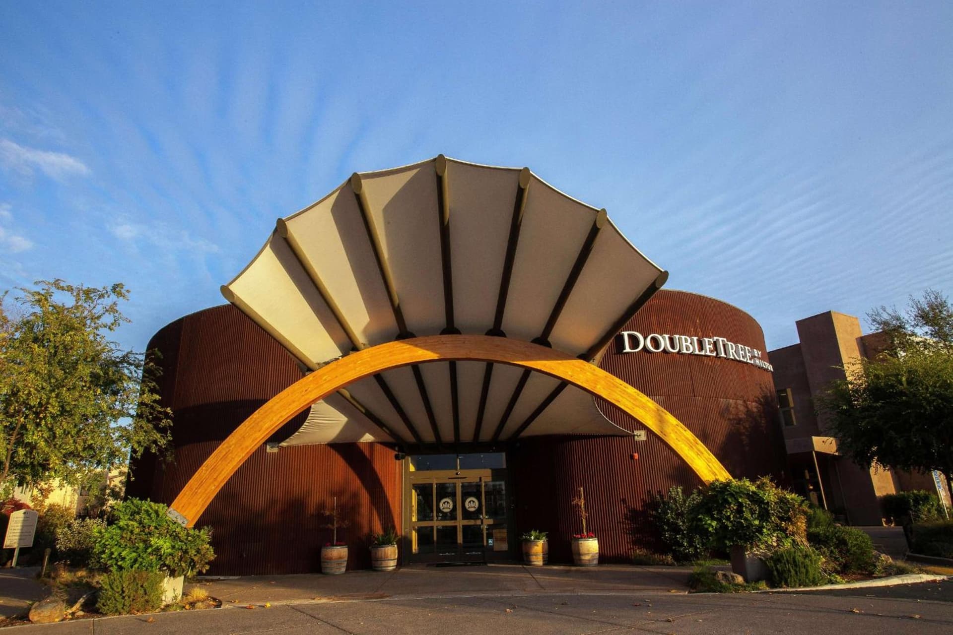 DoubleTree by Hilton Napa Valley - American Canyon interior in American Canyon, CA — gallery photo 2