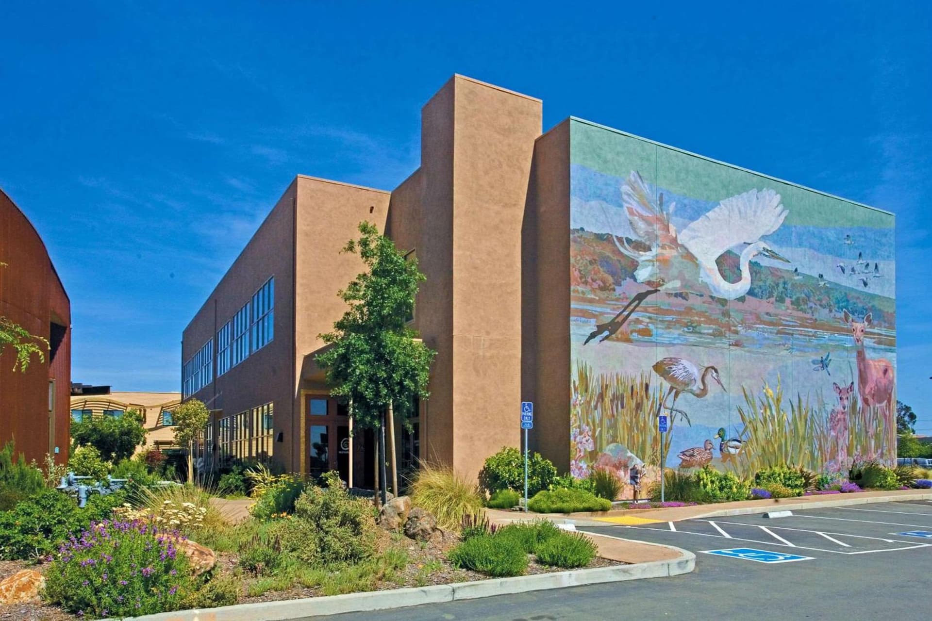 DoubleTree by Hilton Napa Valley - American Canyon interior in American Canyon, CA — gallery photo 2