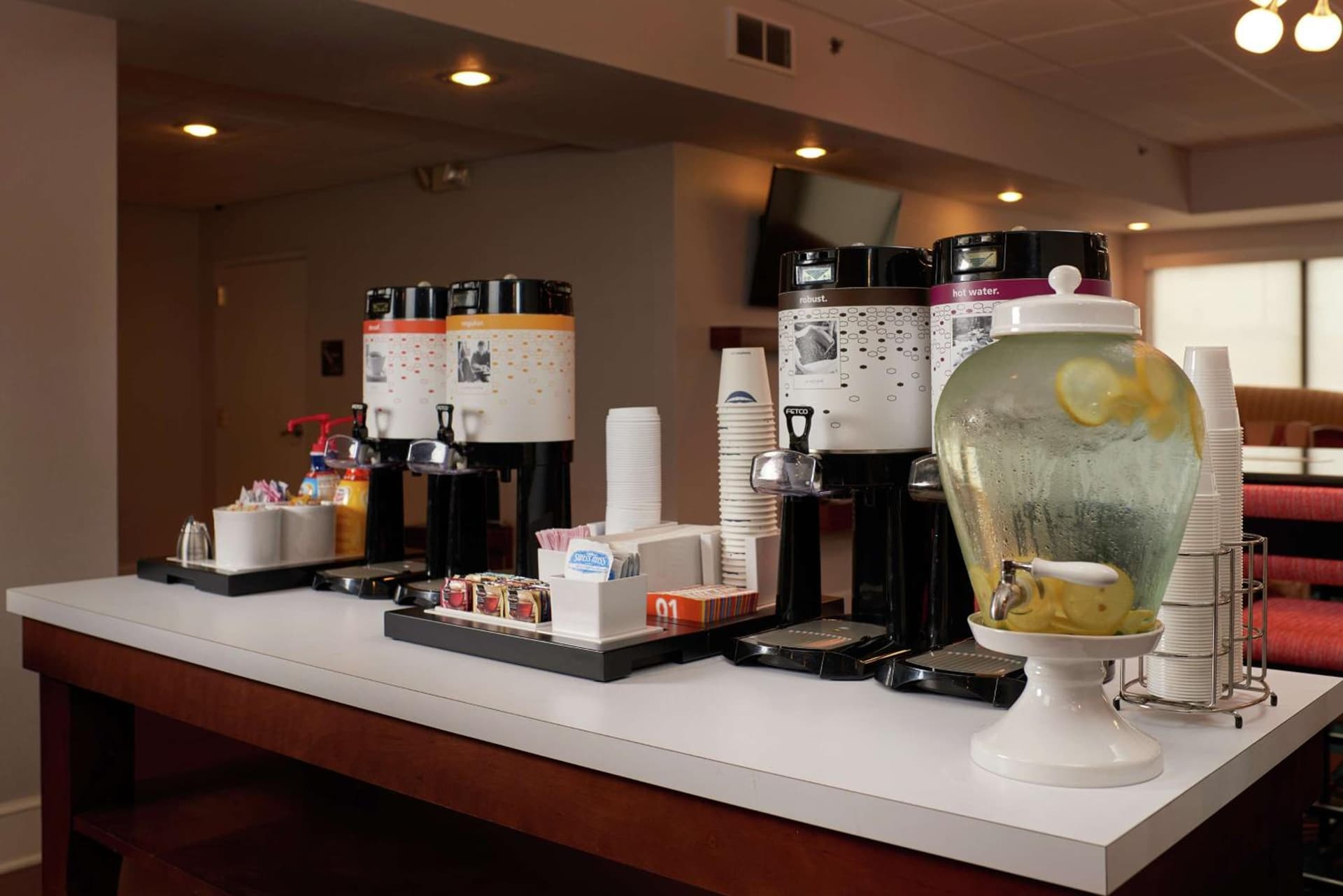 Hampton Inn by Hilton Youngstown-West I-80 gallery photo in Mineral Ridge, OH — image 8