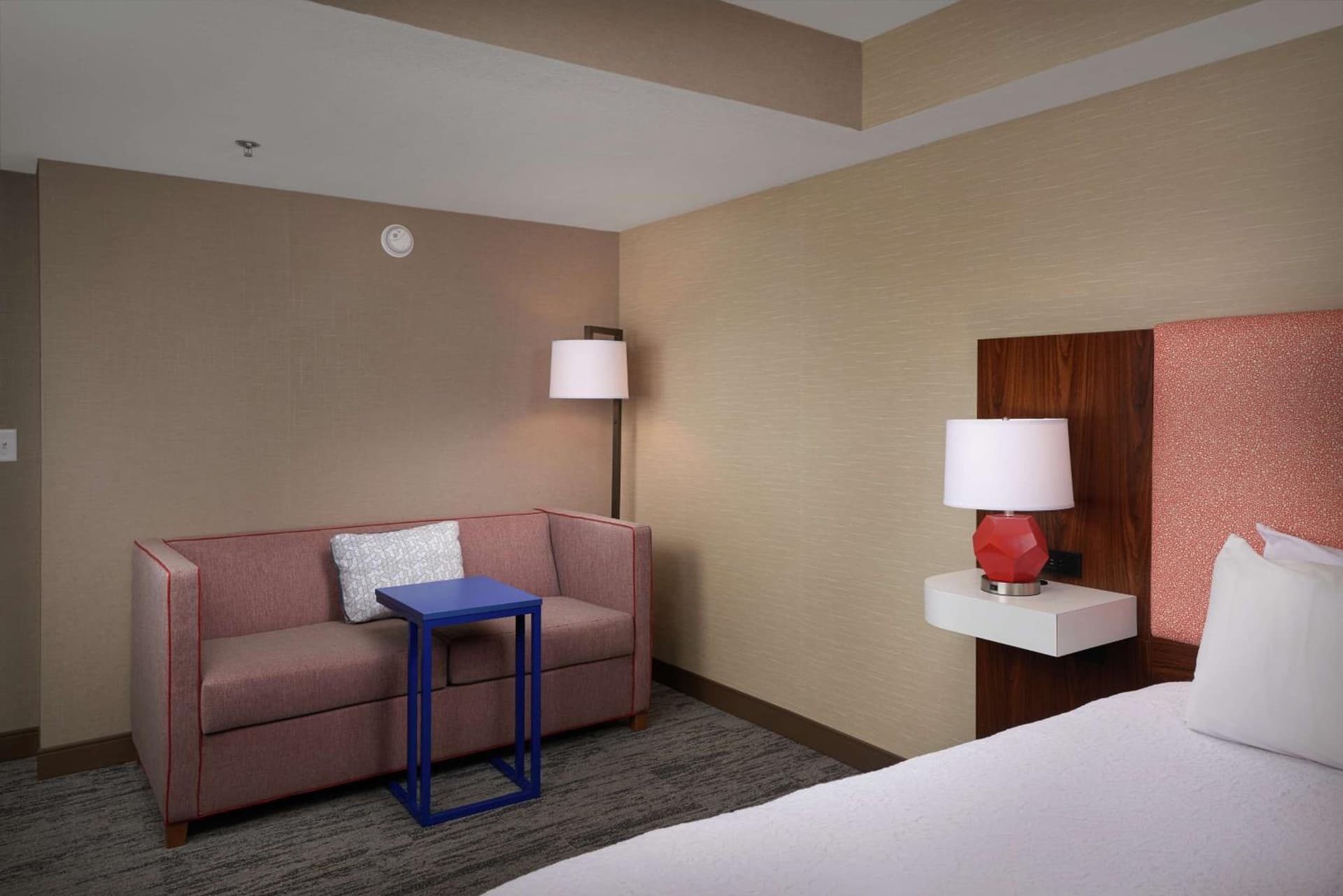 Hampton Inn by Hilton Youngstown-West I-80 gallery photo in Mineral Ridge, OH — image 11