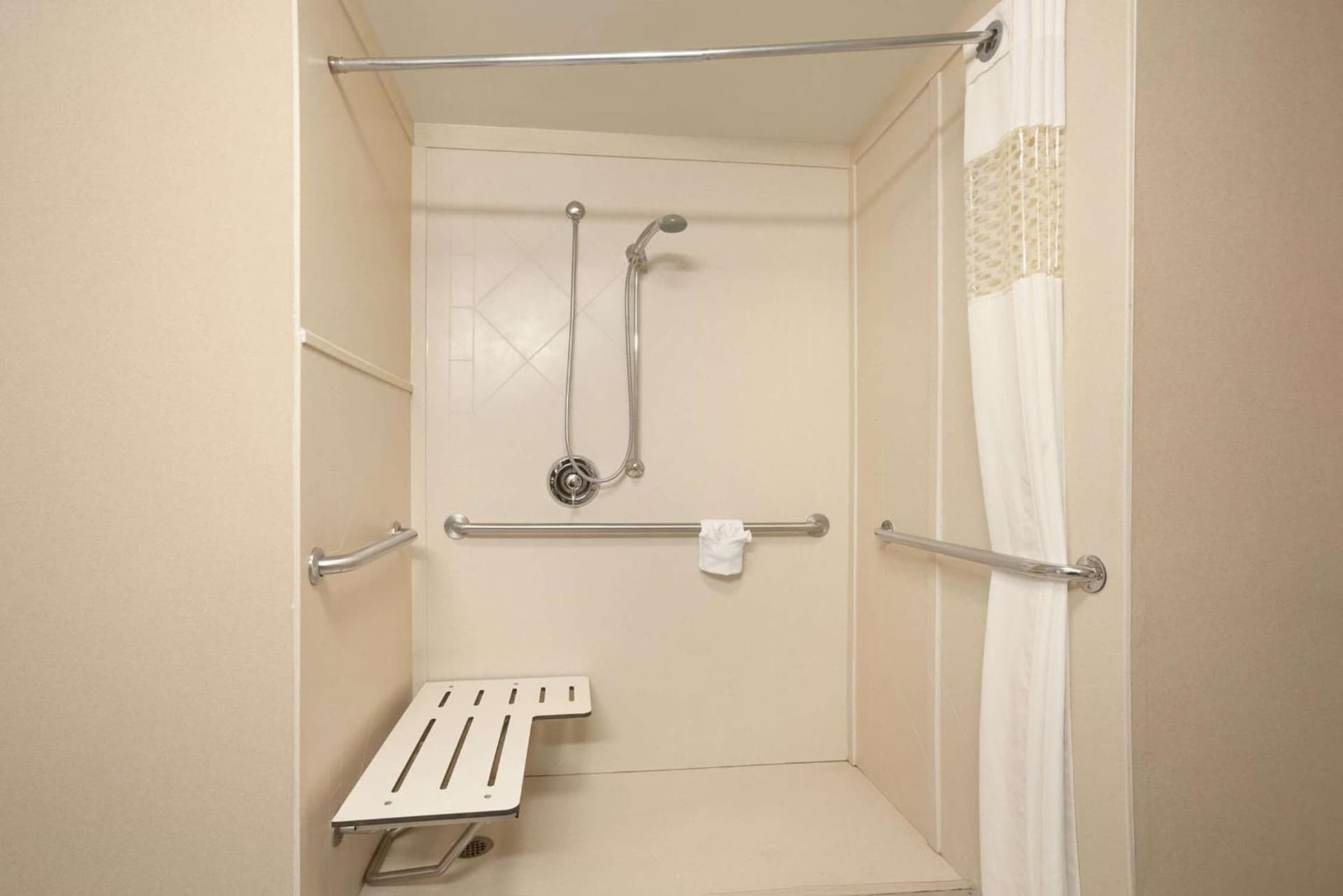 Hampton Inn Sheridan property views in Sheridan, WY — gallery photo 3