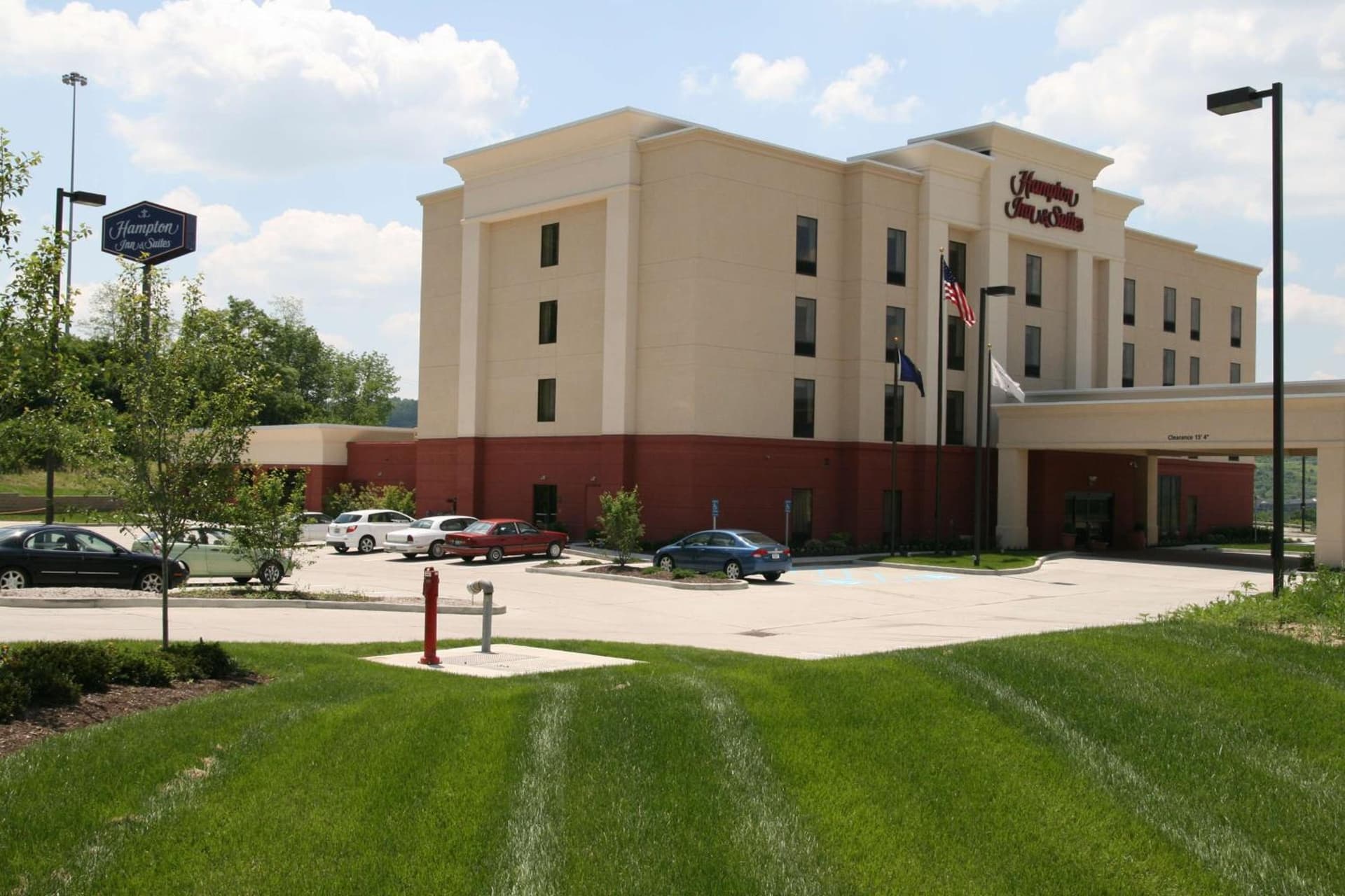 Hampton Inn & Suites Wilder property views in Wilder, KY — gallery photo 3