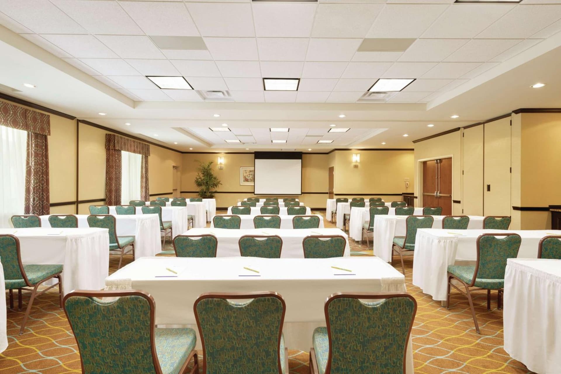 Hilton Garden Inn Warner Robins property views in Warner Robins, GA — gallery photo 3