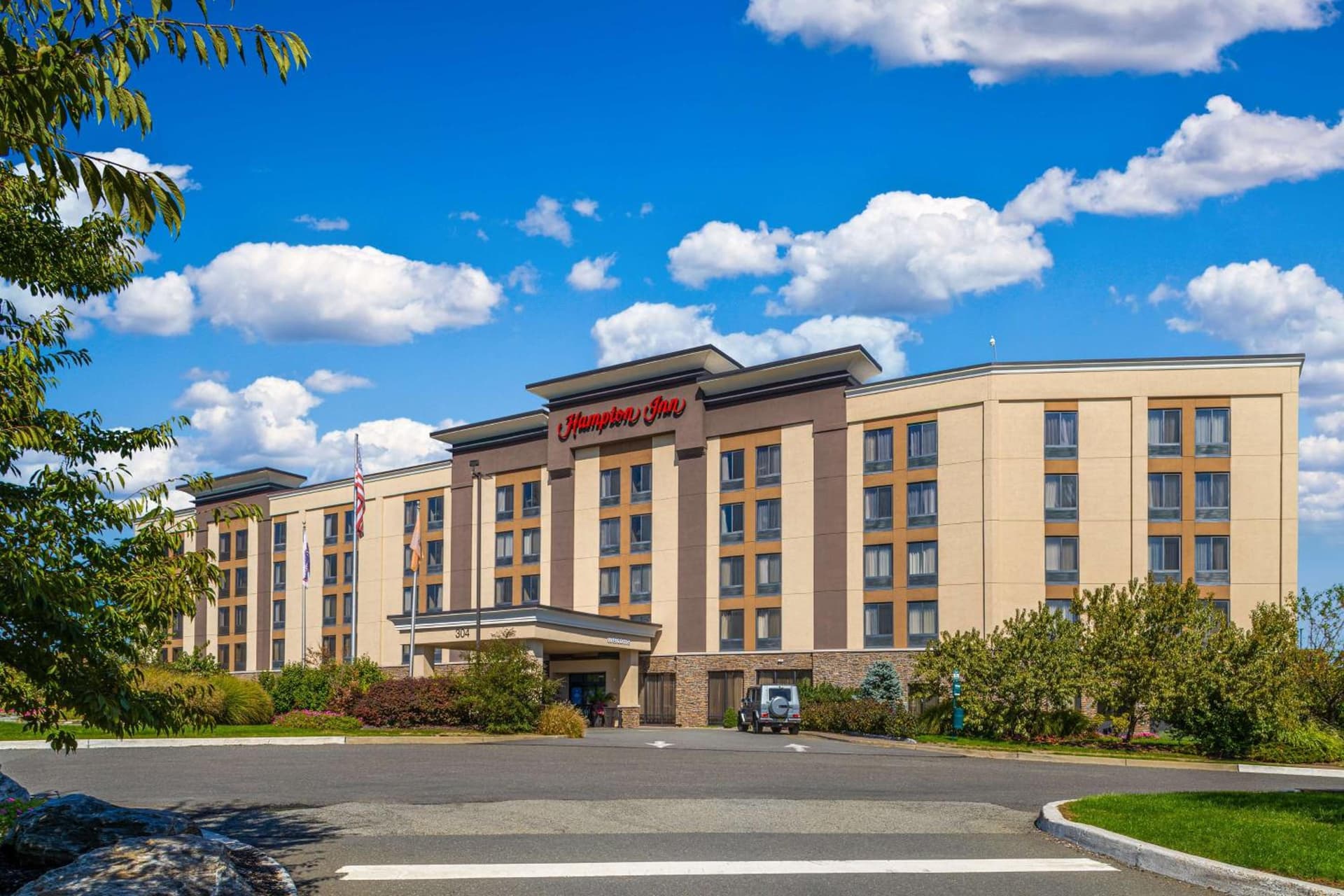 Hampton Inn Carlstadt At The Meadowlands exterior or lobby in Carlstadt, NJ — main listing photo