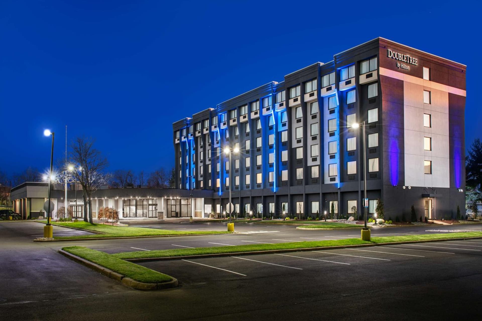 DoubleTree by Hilton Monroe Township Cranbury featured exterior or lobby in Monroe Township, NJ — similar hotel