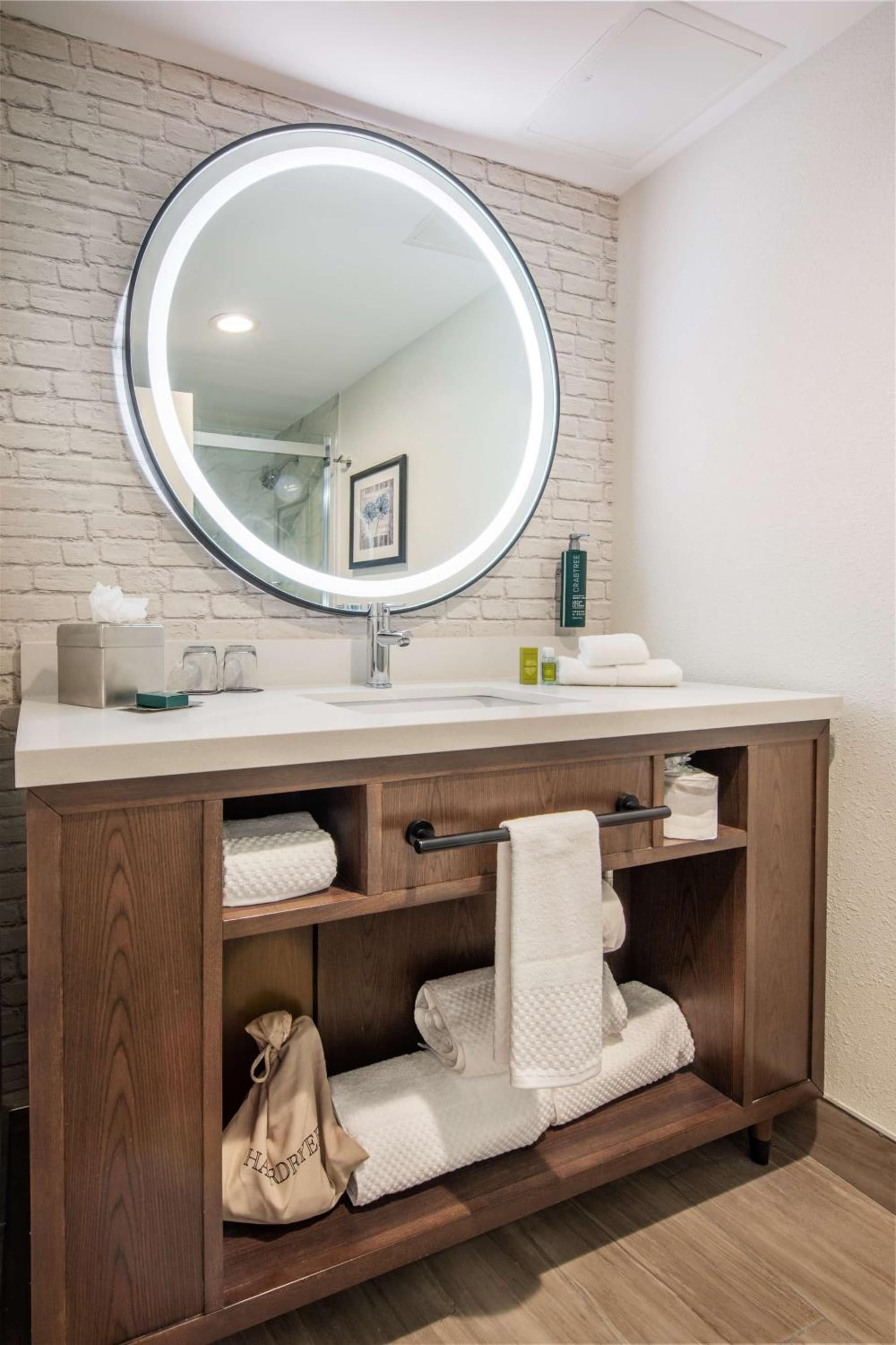DoubleTree by Hilton Monroe Township Cranbury gallery photo in Monroe Township, NJ — image 12