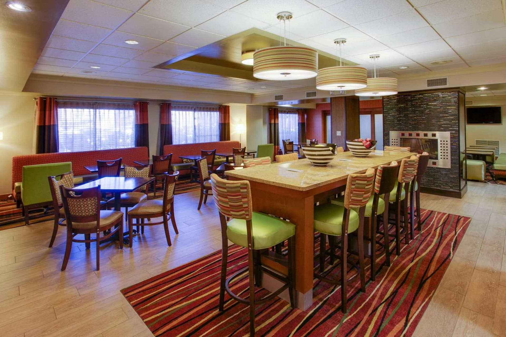 Hampton Inn Williamsport interior in Williamsport, PA — gallery photo 2
