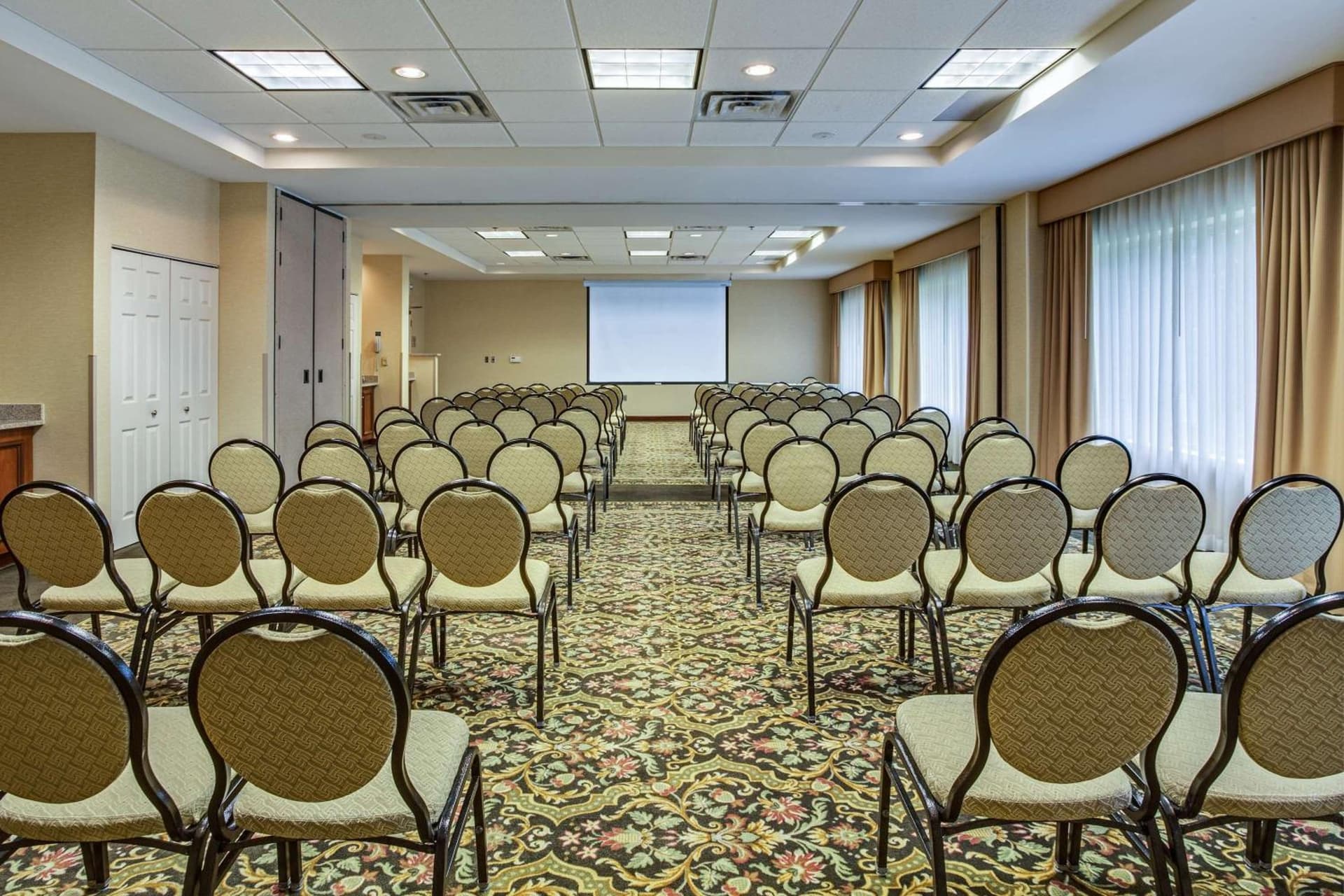 Hilton Garden Inn Cleveland Airport gallery photo in Fairview Park, OH — image 9