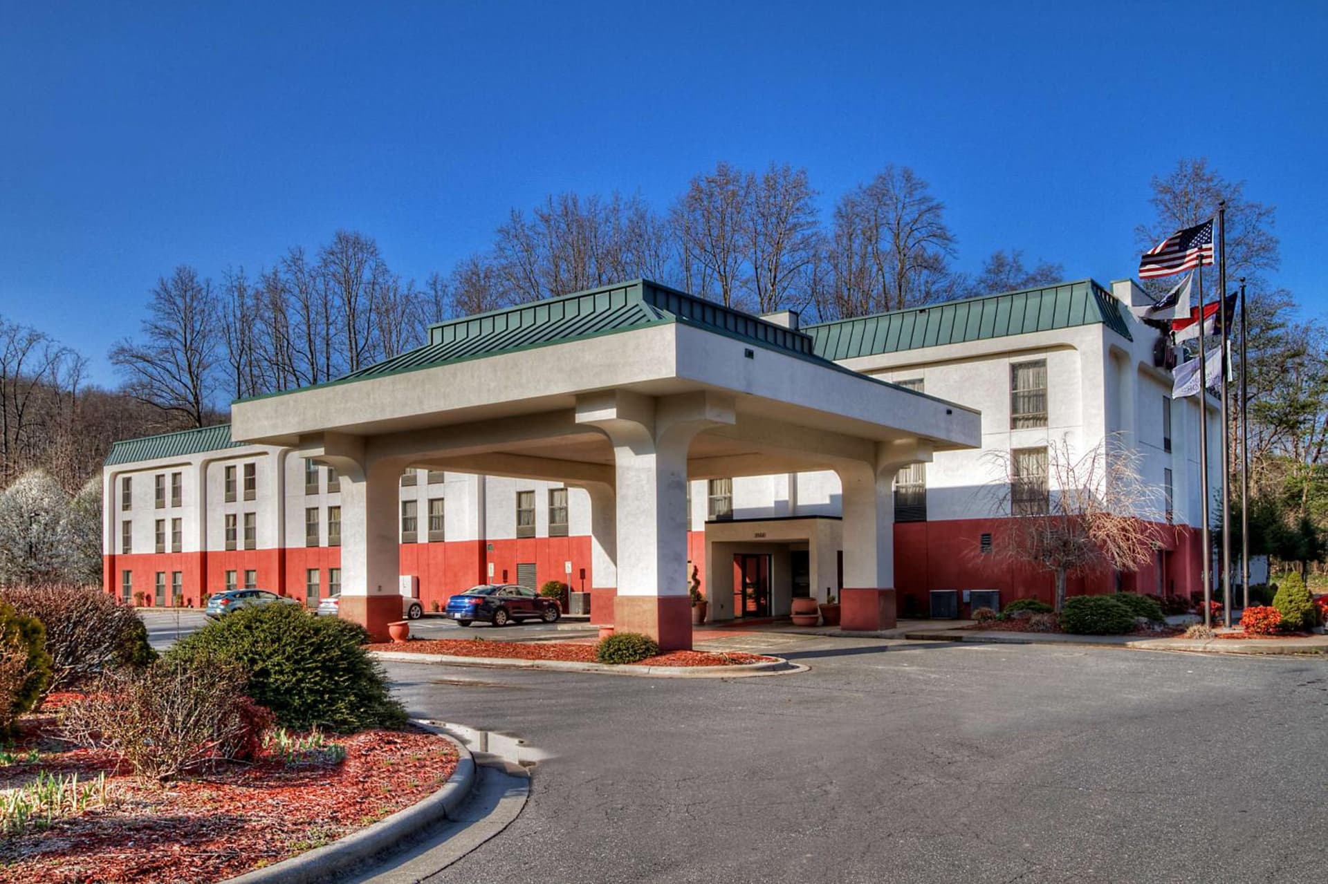 Hampton Inn Marion interior in Jacktown, NC — gallery photo 2