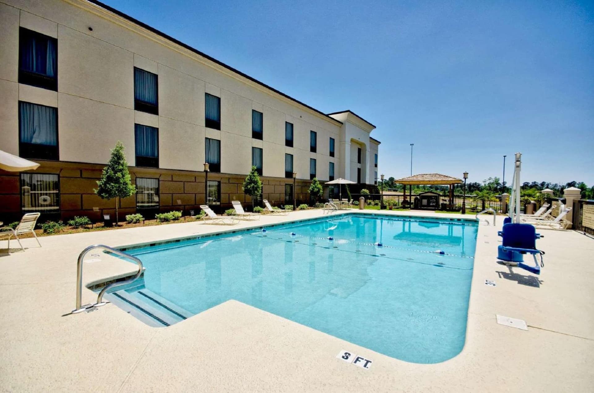 Hampton Inn & Suites Tifton property views in Tifton, GA — gallery photo 3