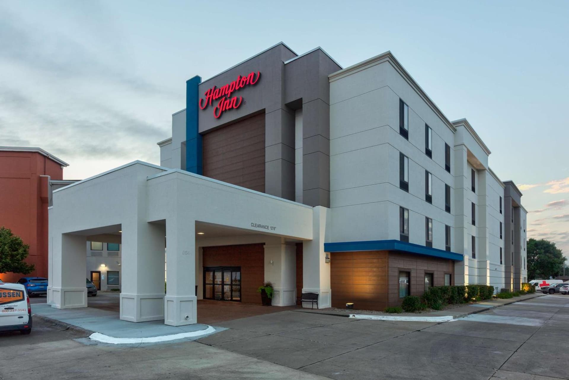 Hampton Inn Norfolk interior in Norfolk, NE — gallery photo 2