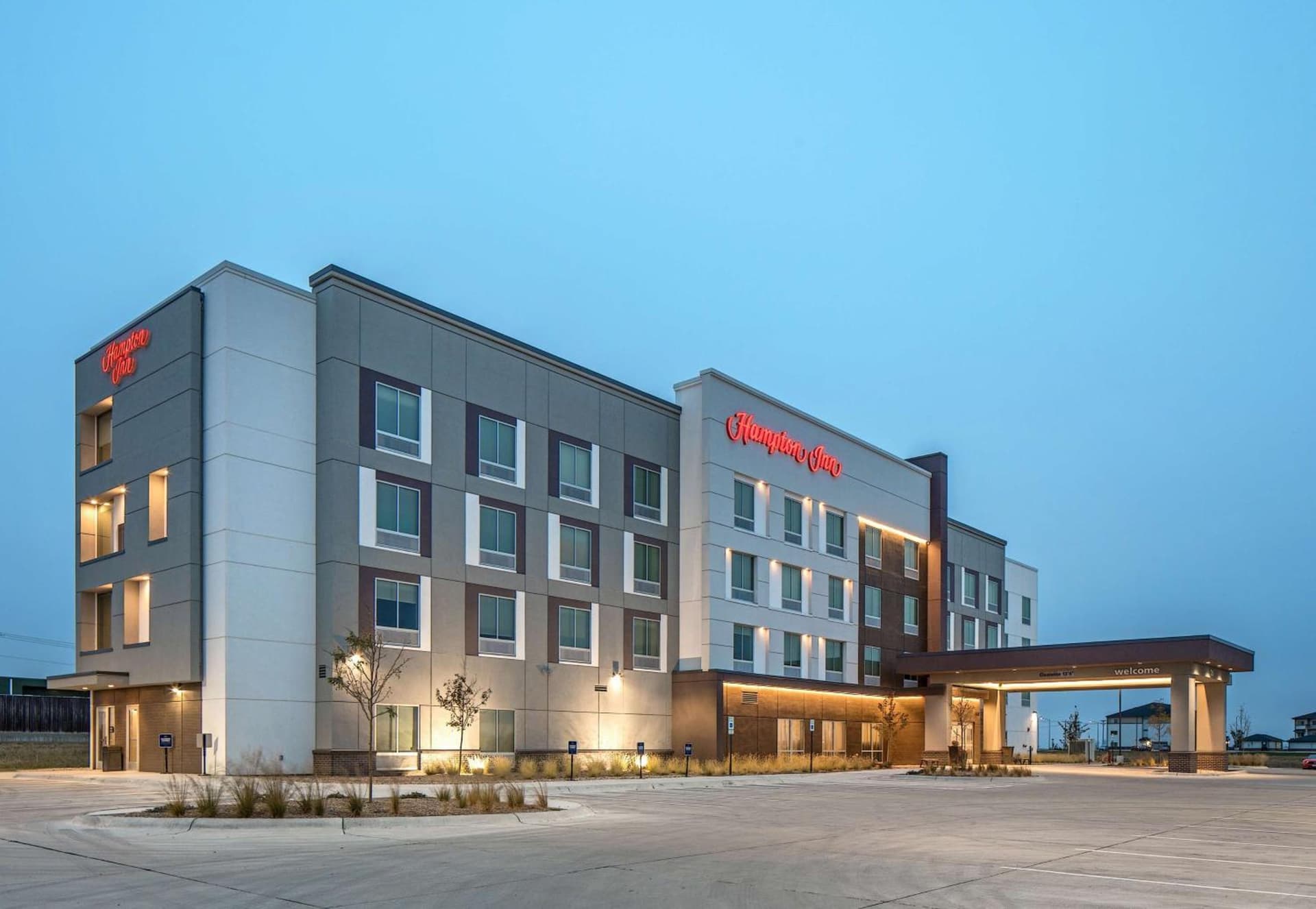 Hampton Inn Hastings interior in Hastings, NE — gallery photo 2