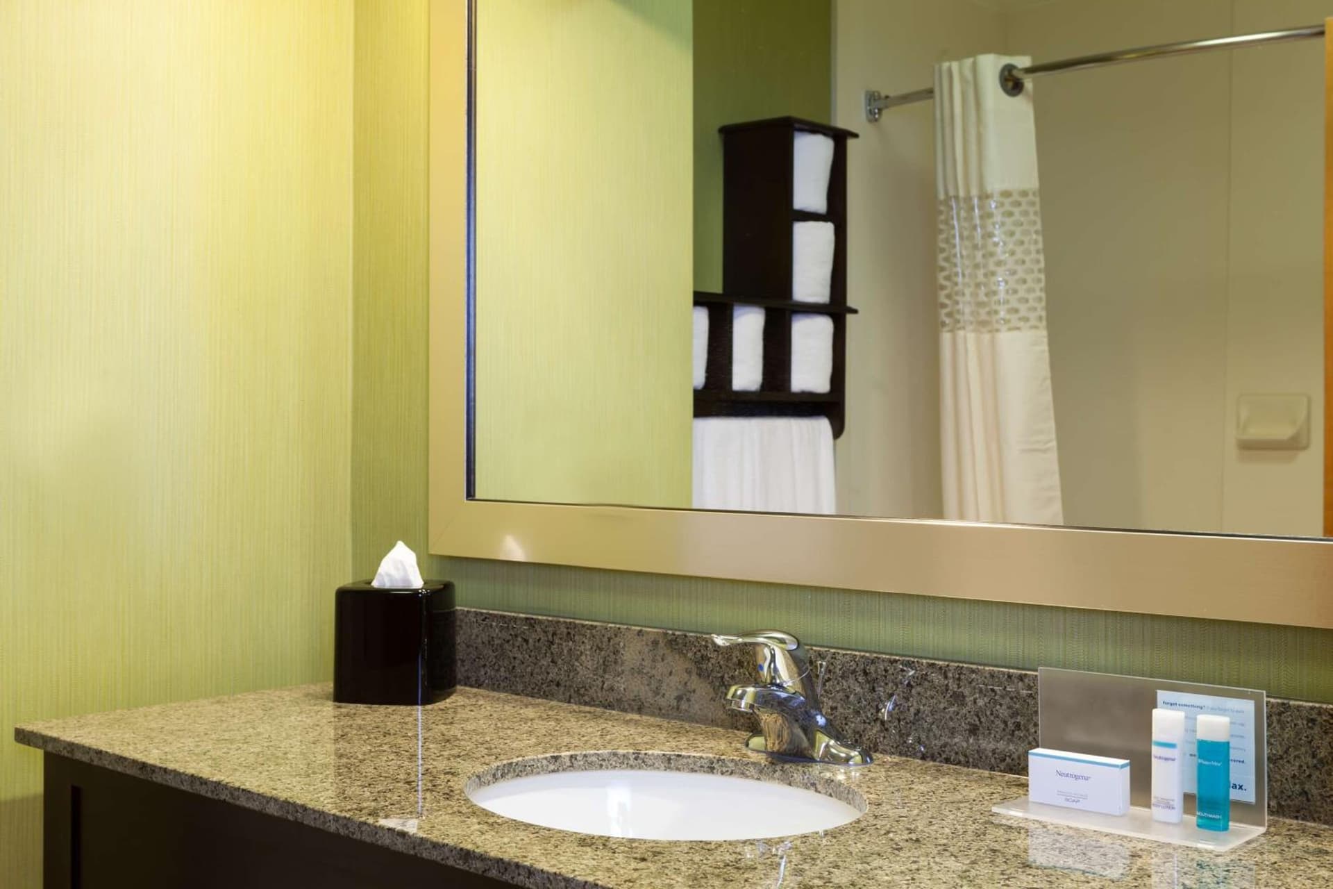 Hampton Inn Elkton gallery photo in Elkton, MD — image 11