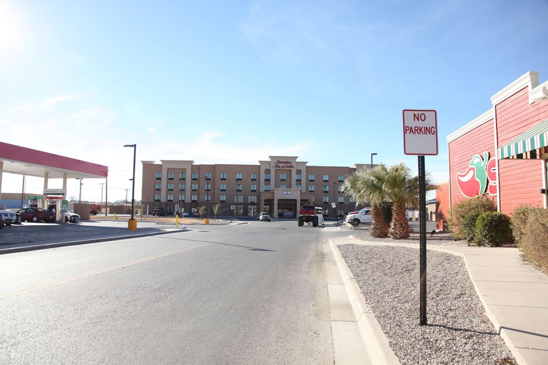 Hampton Inn & Suites Carlsbad interior in Carlsbad, NM — gallery photo 2
