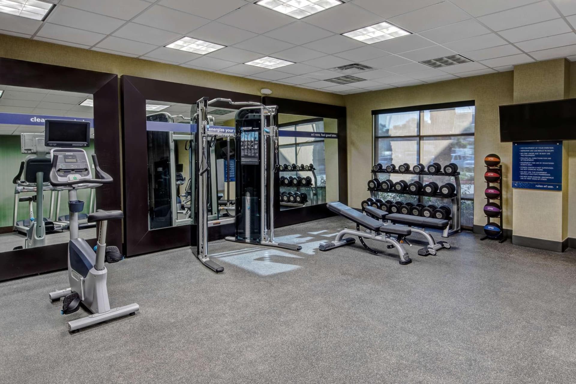 Hampton Inn & Suites San Jose Airport property views in San Jose, CA — gallery photo 3