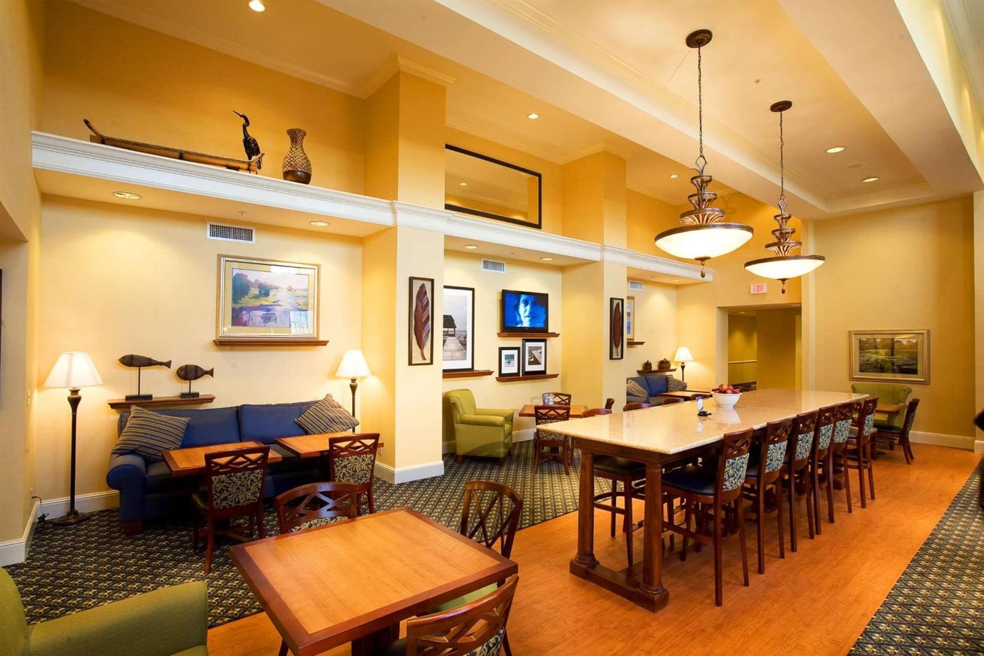 Hampton Inn & Suites Lake Wales interior in Lake Wales, FL — gallery photo 2