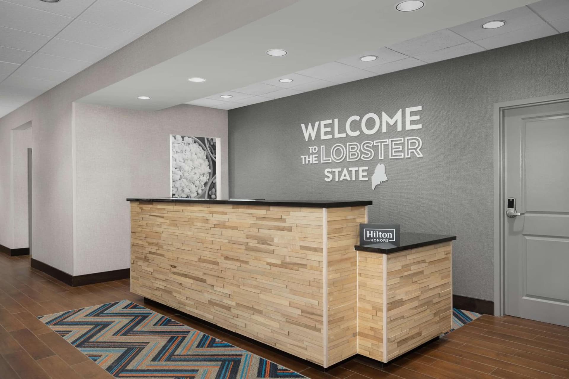 Hampton Inn Augusta interior in Augusta, ME — gallery photo 2