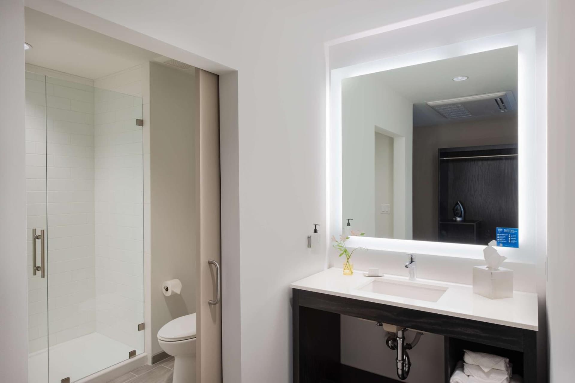 Holman Riverfront Park Hotel Salem, Tapestry By Hilton interior in Salem, OR — gallery photo 2