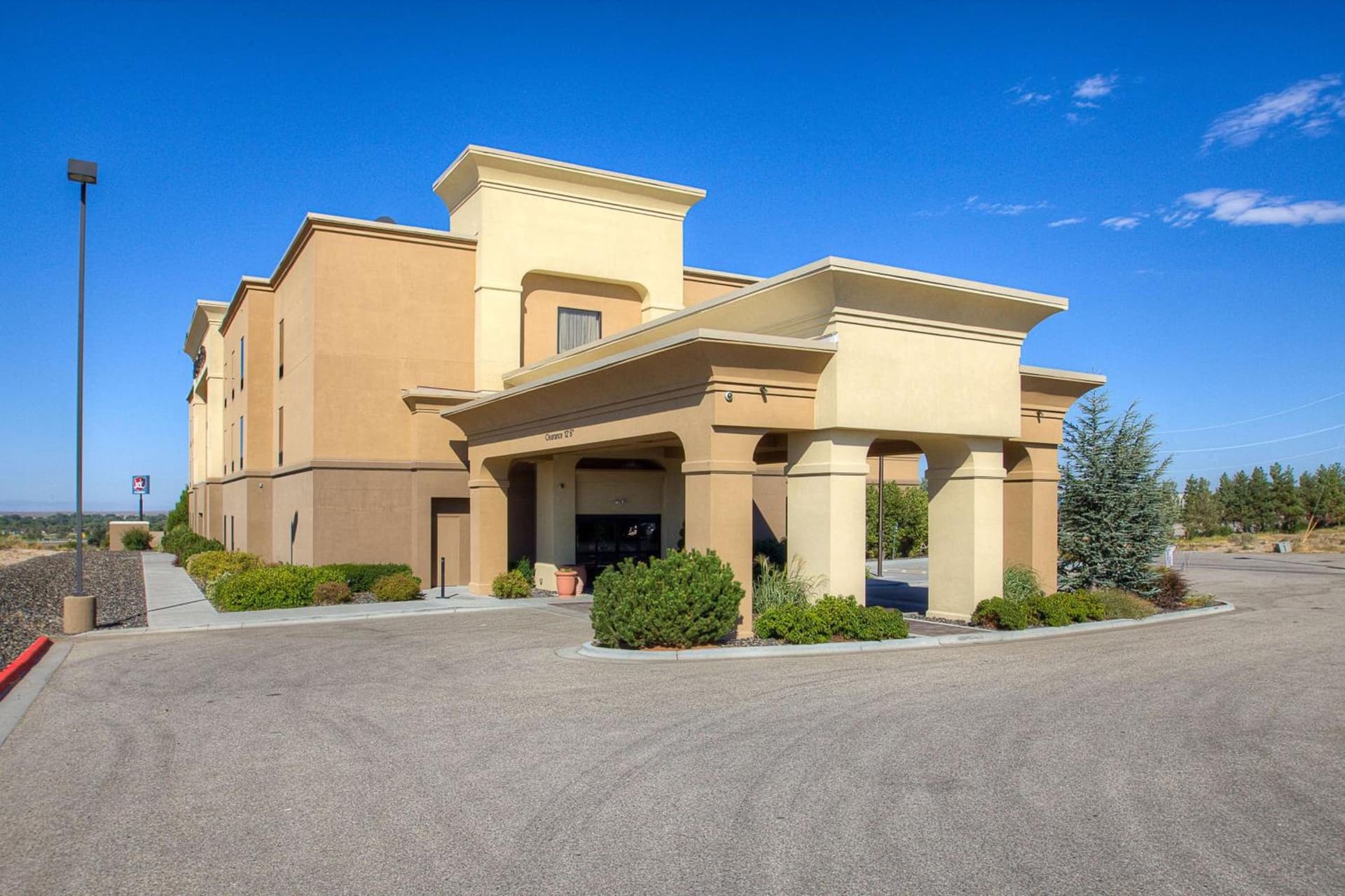 Hampton Inn & Suites Mountain Home featured exterior or lobby in Mountain Home, ID — similar hotel