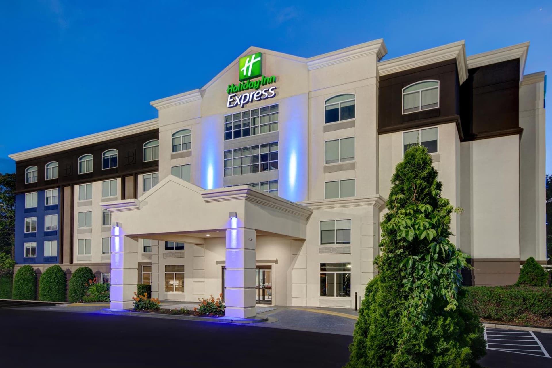 Holiday Inn Express Marietta - Atlanta Northwest by IHG interior in Marietta, GA — gallery photo 2