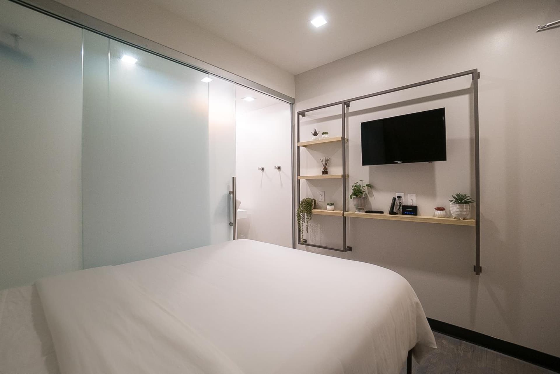 SOVA Micro-Room & Social Hotel gallery photo in Dallas, TX — image 23