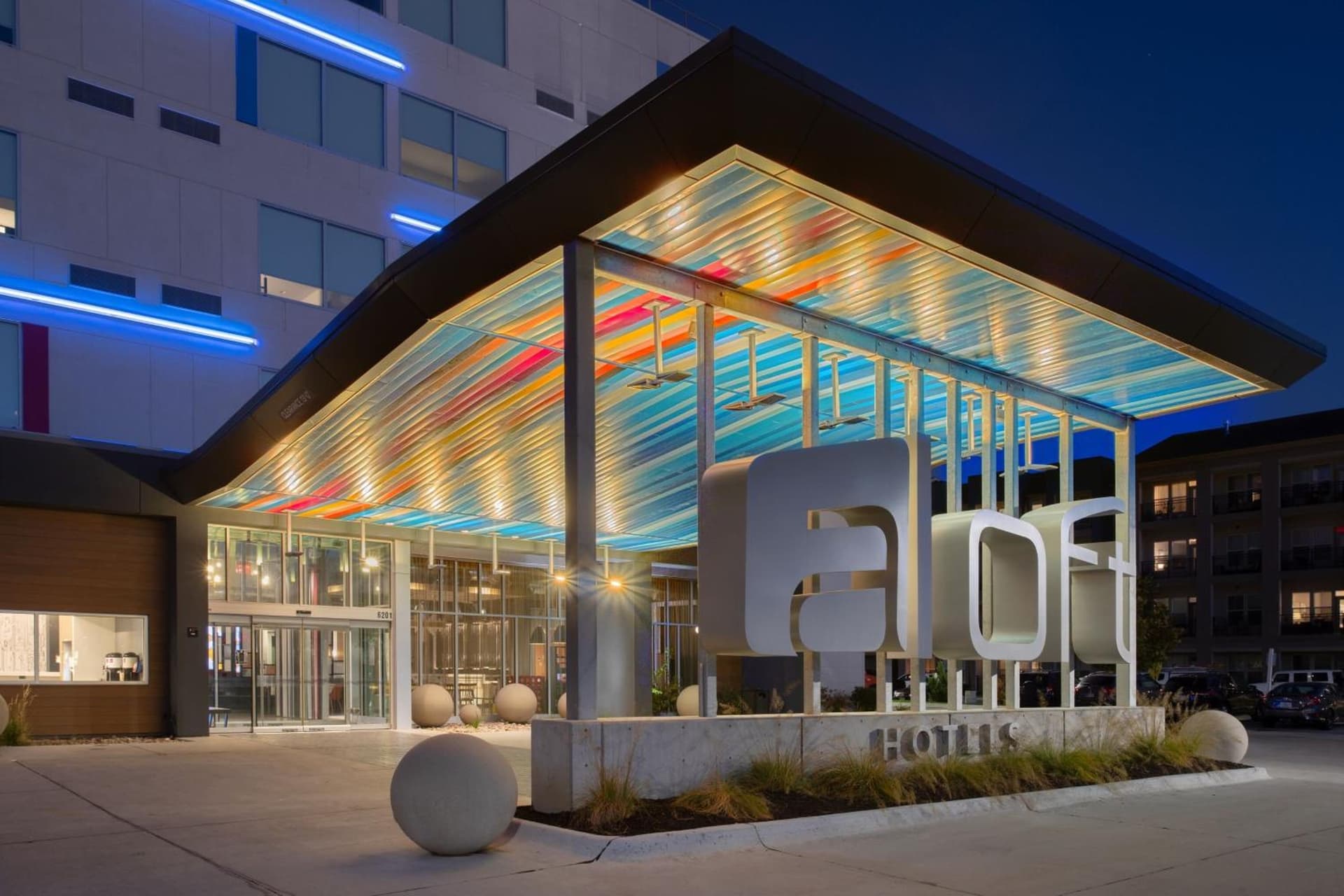 Aloft by Marriott Omaha Aksarben Village interior in Omaha, NE — gallery photo 2