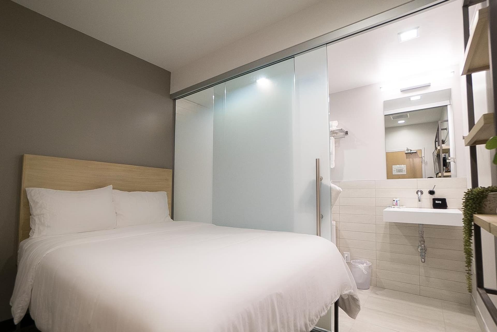 SOVA Micro-Room & Social Hotel gallery photo in Dallas, TX — image 48