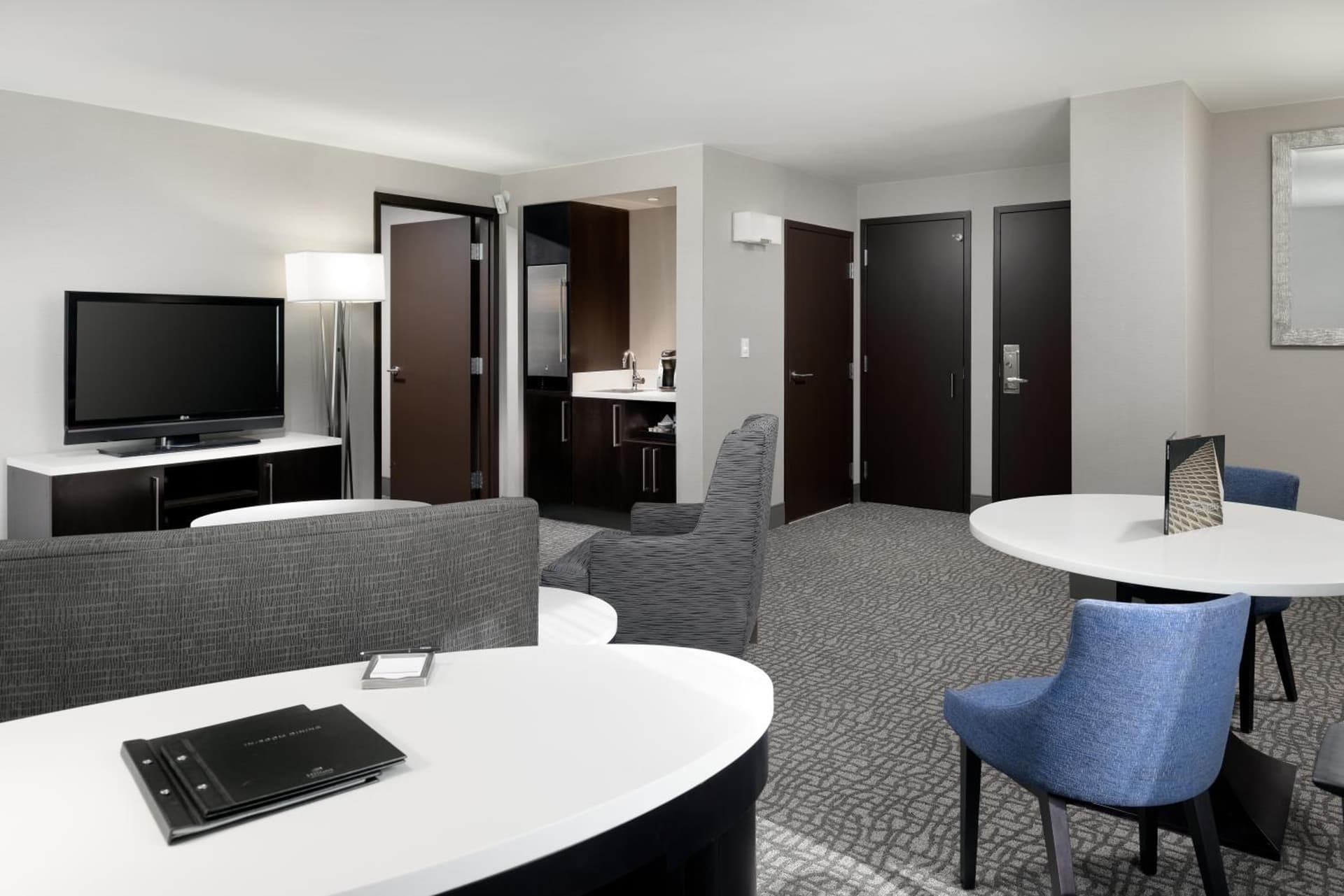 Hilton Woodland Hills/ Los Angeles gallery photo in Woodland Hills, CA — image 8