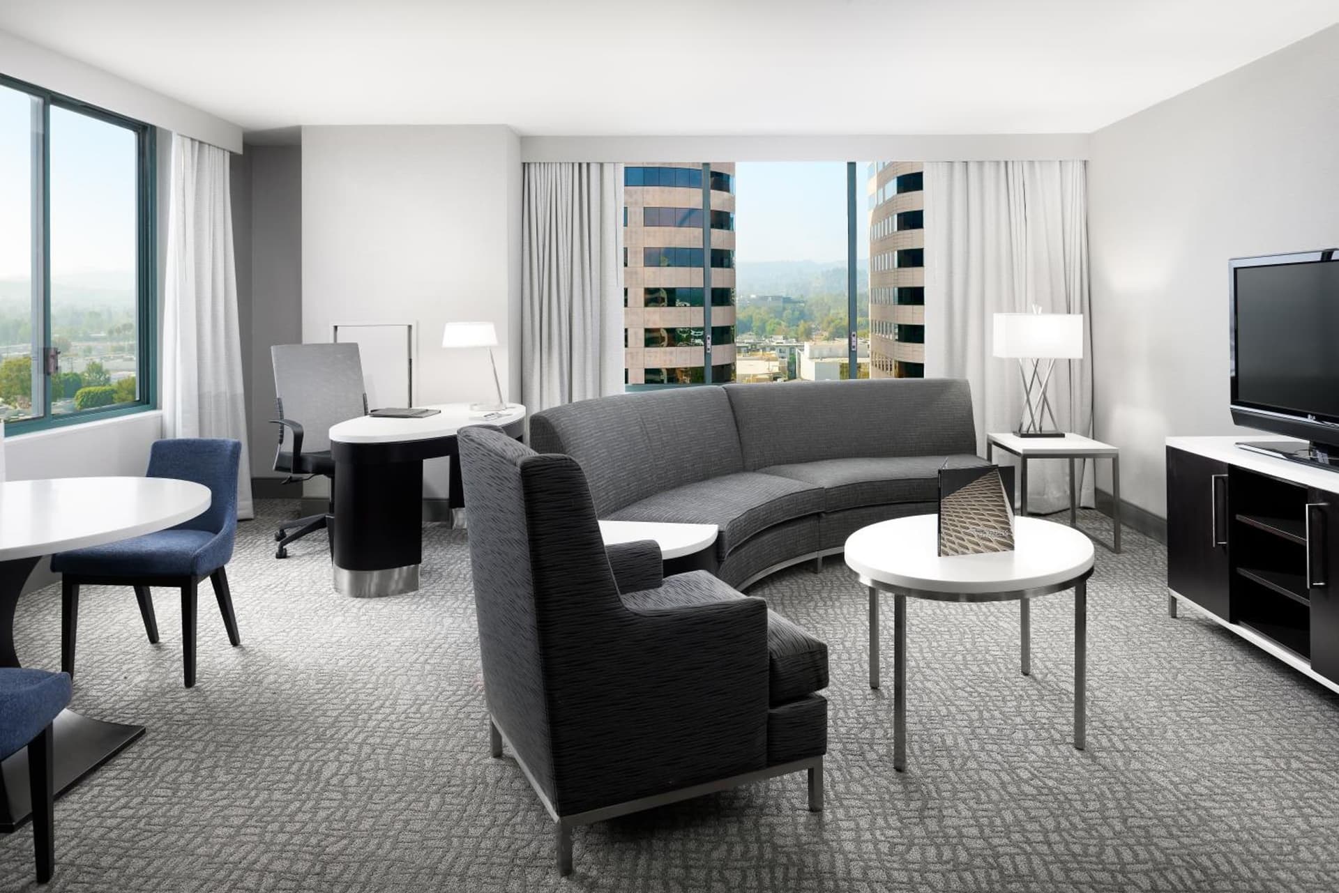 Hilton Woodland Hills/ Los Angeles gallery photo in Woodland Hills, CA — image 37