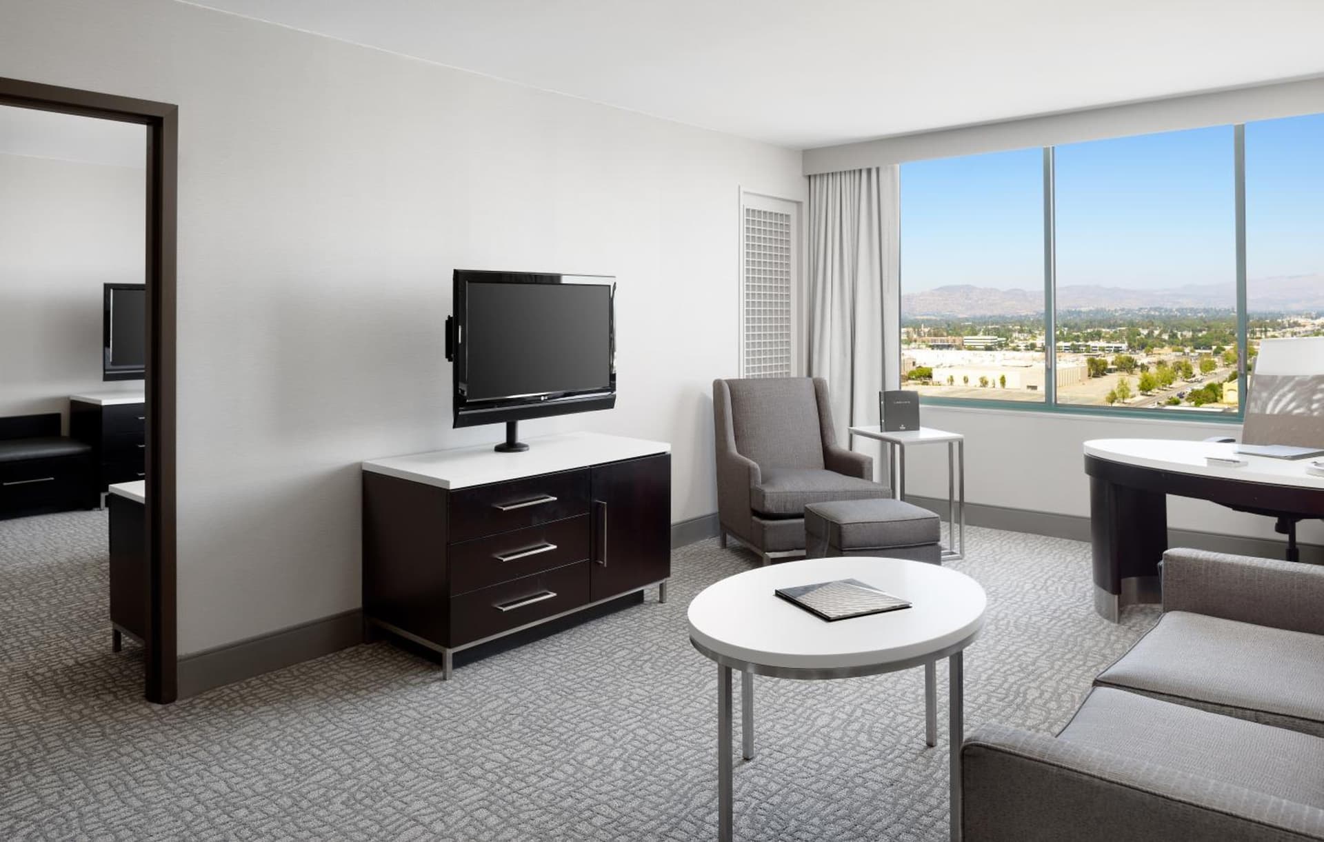 Hilton Woodland Hills/ Los Angeles gallery photo in Woodland Hills, CA — image 26