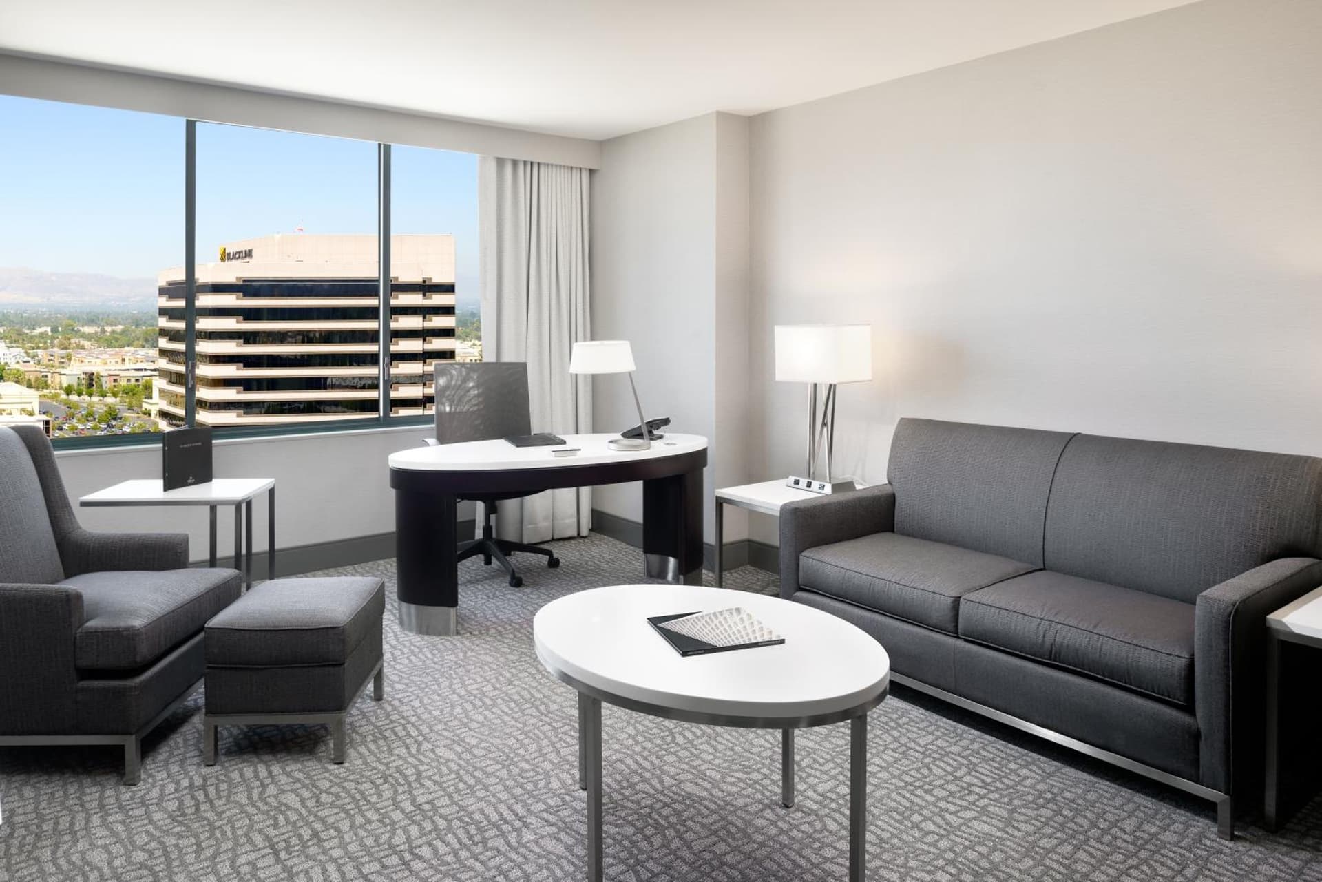 Hilton Woodland Hills/ Los Angeles gallery photo in Woodland Hills, CA — image 11