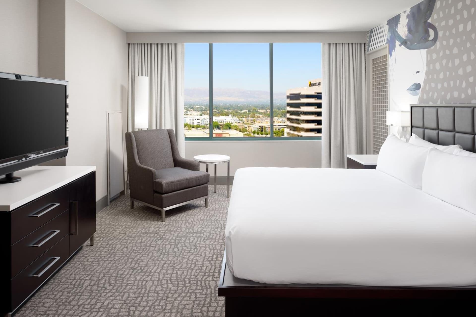 Hilton Woodland Hills/ Los Angeles gallery photo in Woodland Hills, CA — image 7