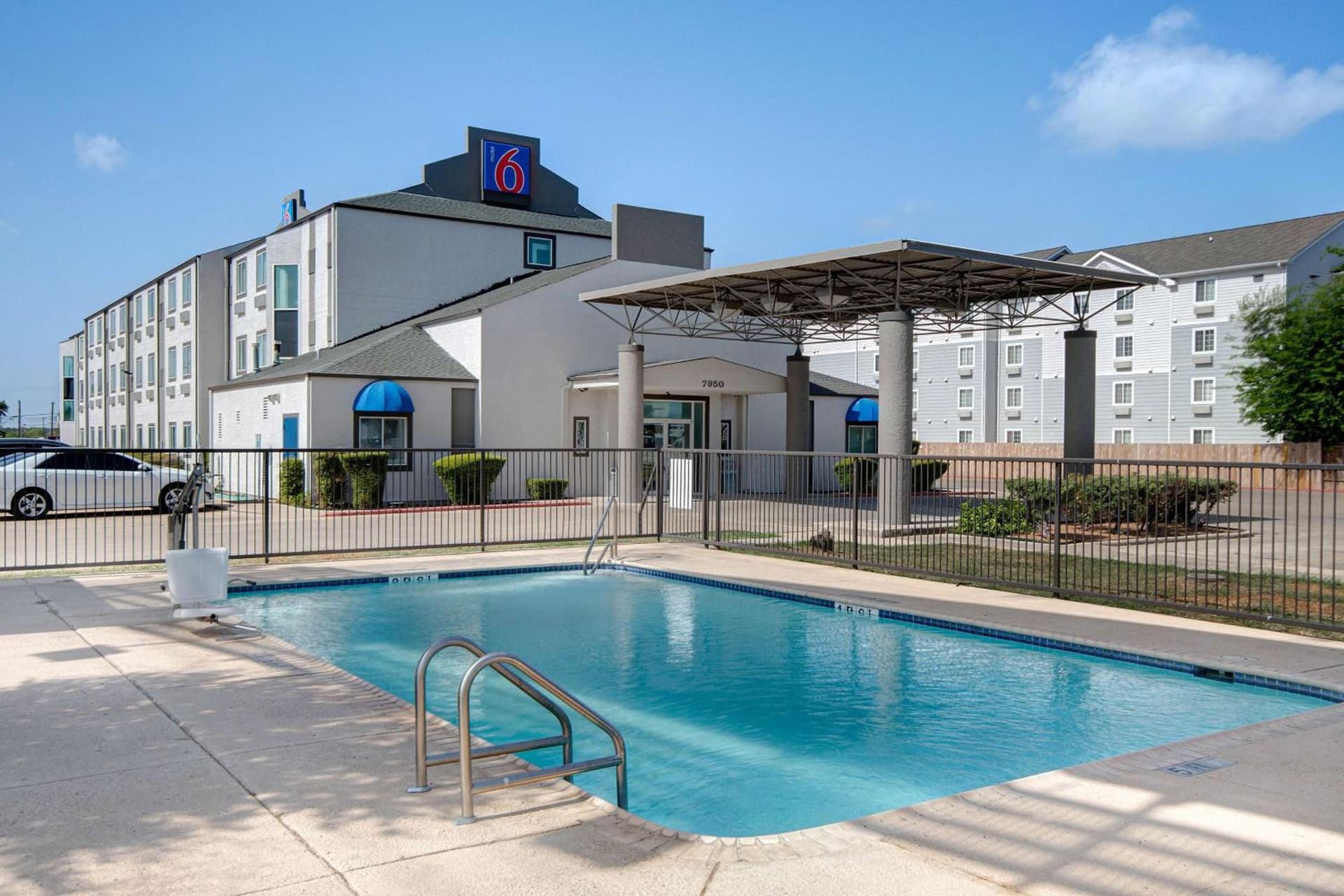 Motel 6-San Antonio, TX - South interior in San Antonio, TX — gallery photo 2