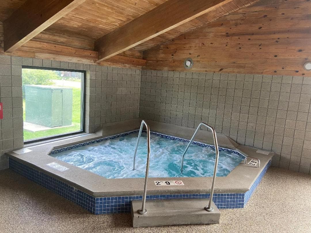 AmericInn by Wyndham Ames interior in Ames, IA — gallery photo 2