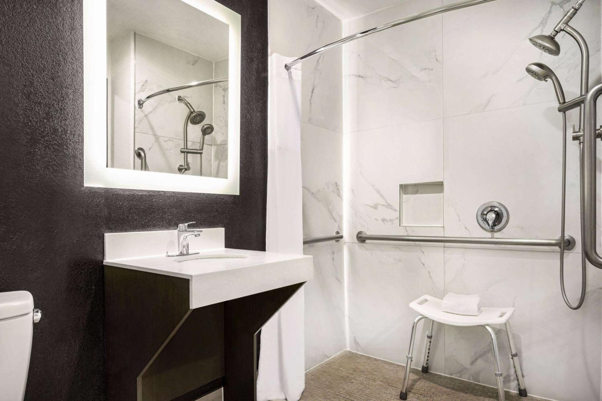 La Quinta by Wyndham Hesperia Victorville interior in Hesperia, CA — gallery photo 2